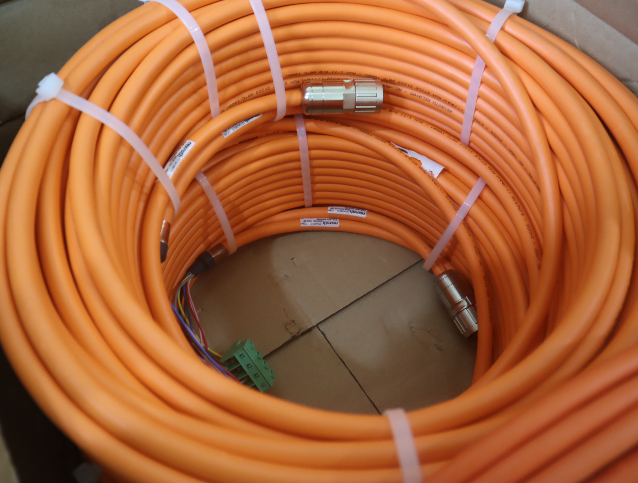 R911404981 RKL4303/050 1015438527 德国力士乐REXROTH电缆接头