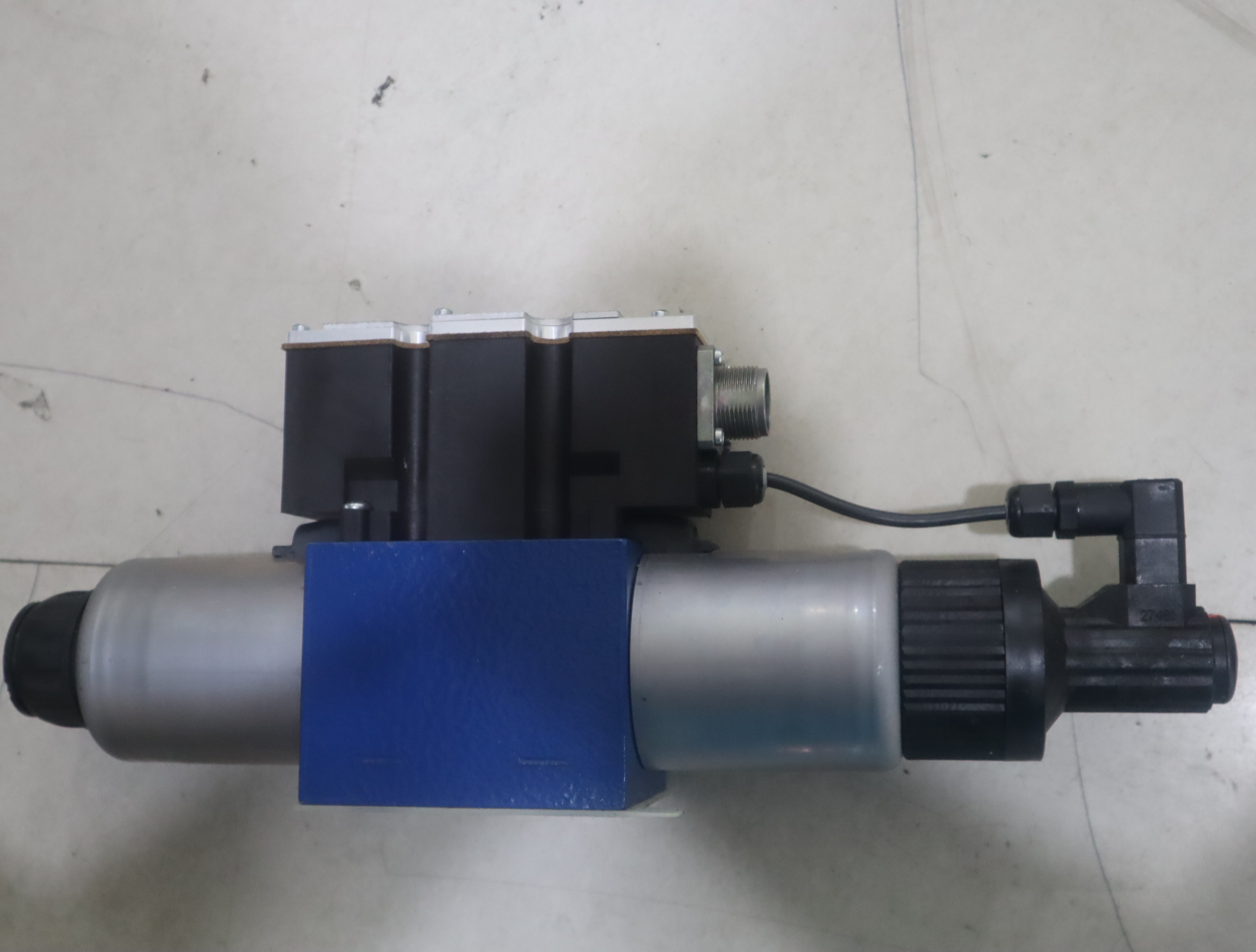 4WREE10W1-75-20/G24K31/F1V R900976119 德国力士乐REXROTH比例阀