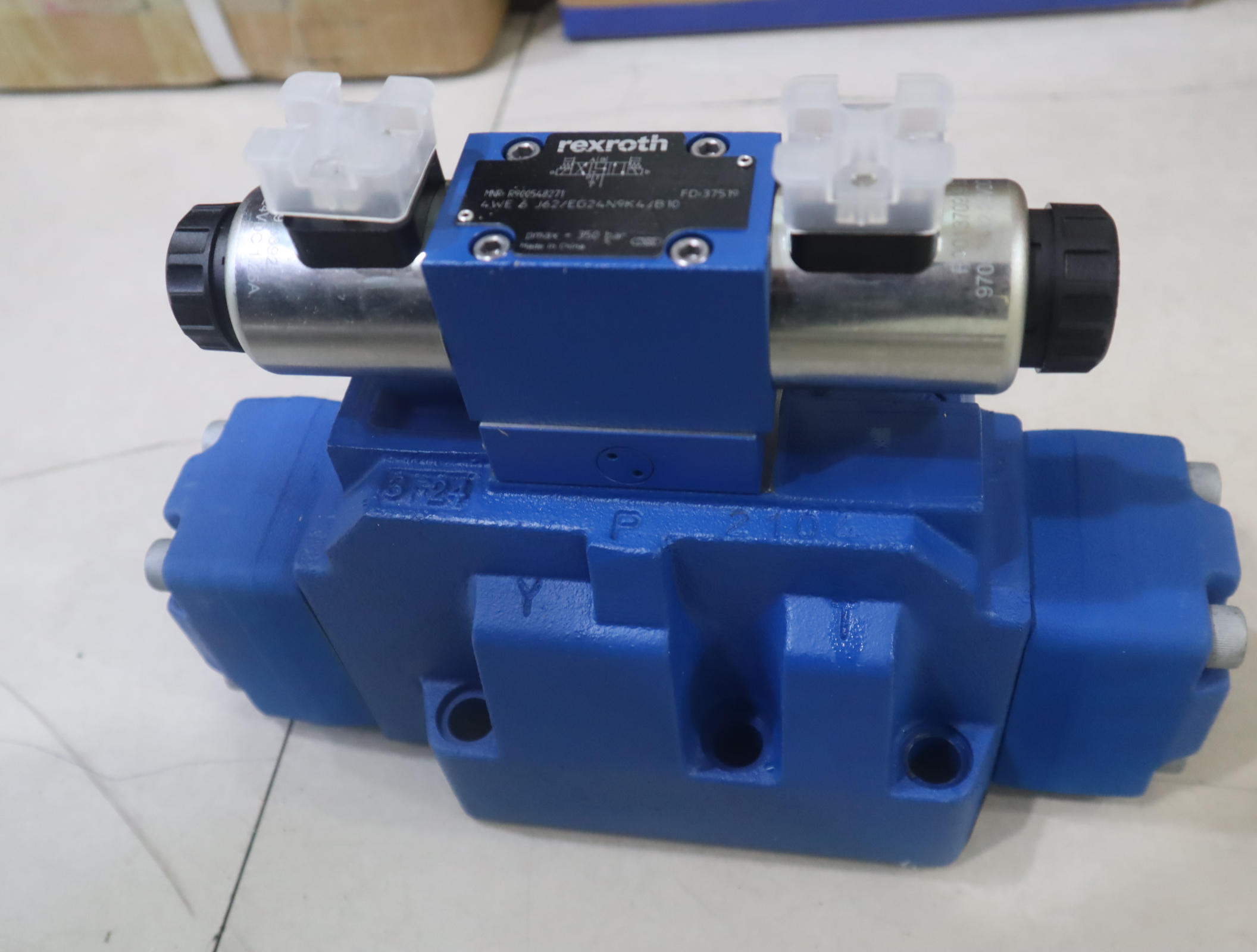 H-4WEH25J6X/6EG24N9ETK4/B10D3 R900932940 电液阀