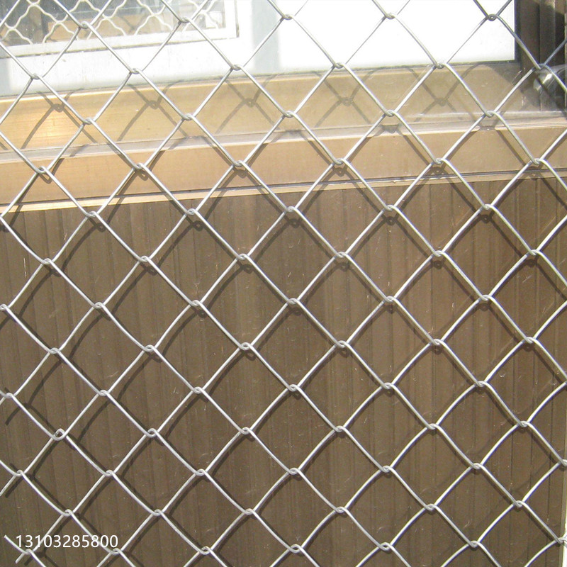 高质量篮球场用镀锌PVC 勾花网 围栏墙 操场护栏网