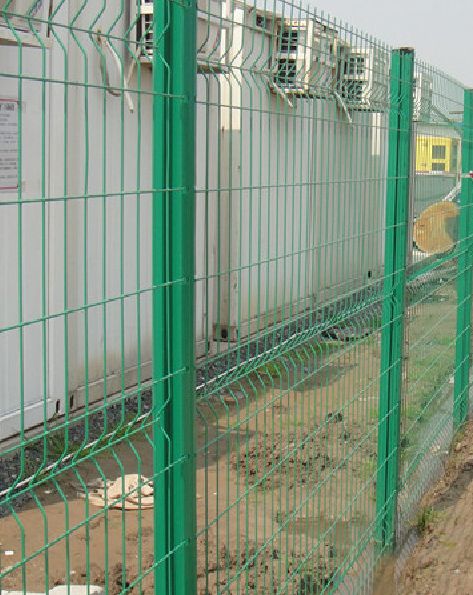 优质高端5.0mm丝径 镀锌护栏网用于公路两边1.8x3米