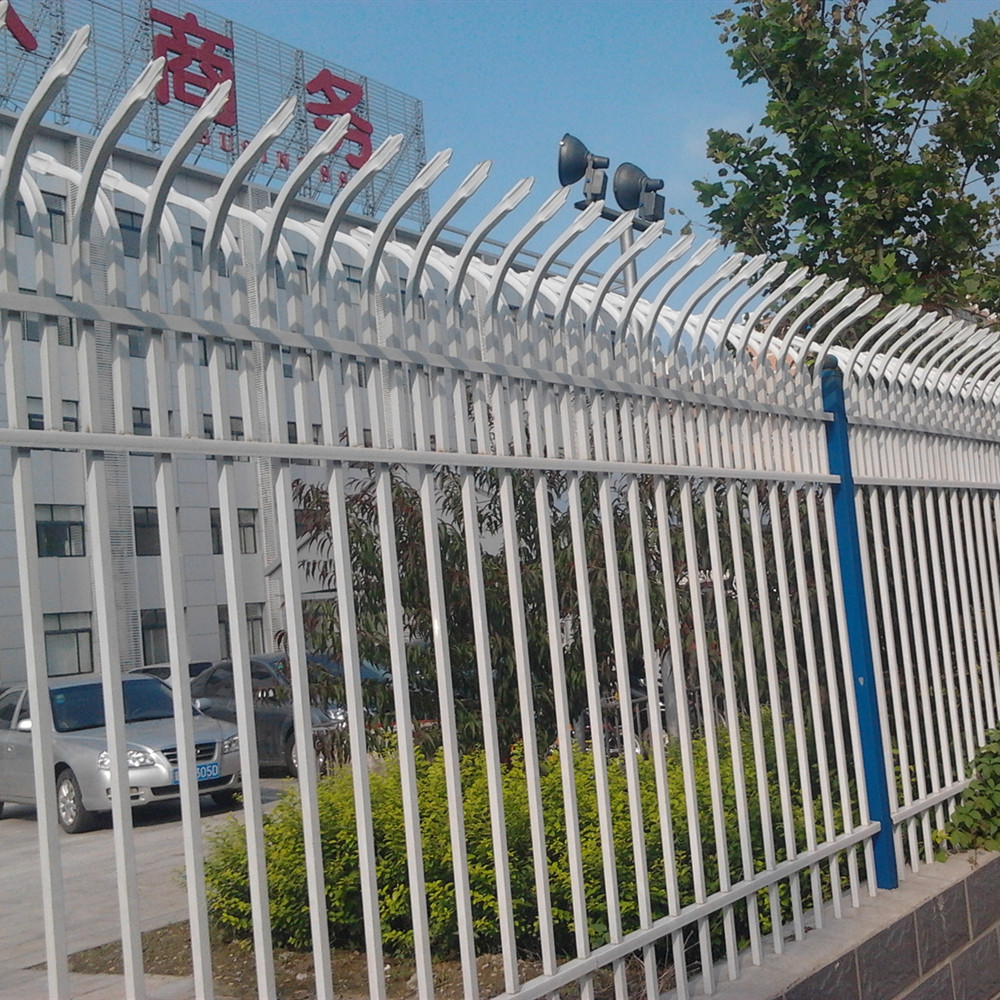 厂家现货新钢围墙护栏网 快捷发货，较厚组装方便