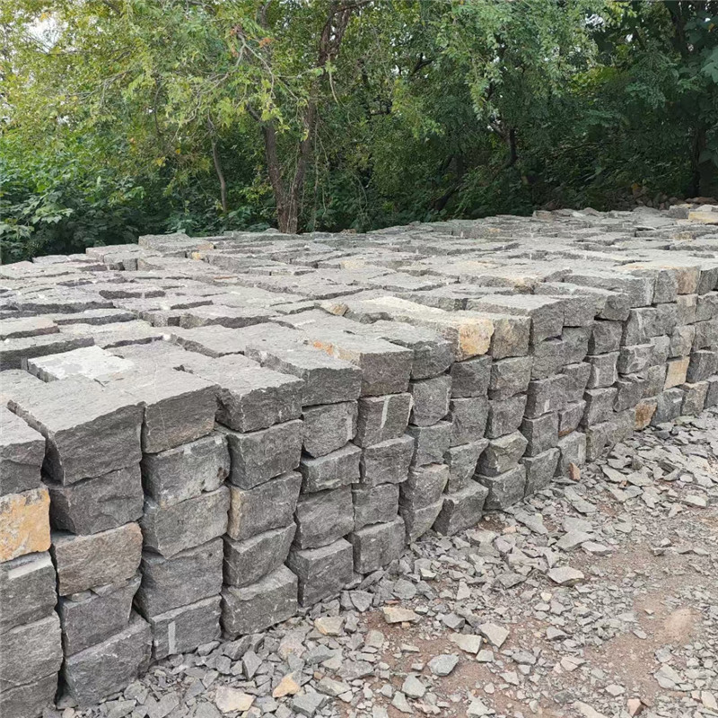 园林造景 青石板岩垒墙石 红色砌墙毛石 景观墙石材