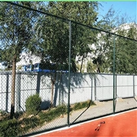 乌兰察布篮球场隔离围网 体育场护栏 低碳钢丝围栏