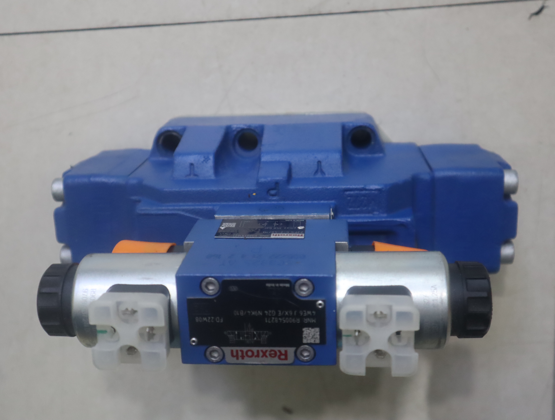 R900926695  H-4WEH25J6X/6EG24N9ETS2K4/B10D3 力士乐REXROTH阀