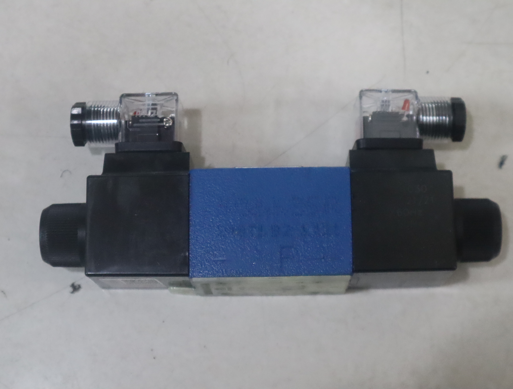 4WE6E6X/EW230N9K4 R900912492 德国力士乐REXROTH电磁阀