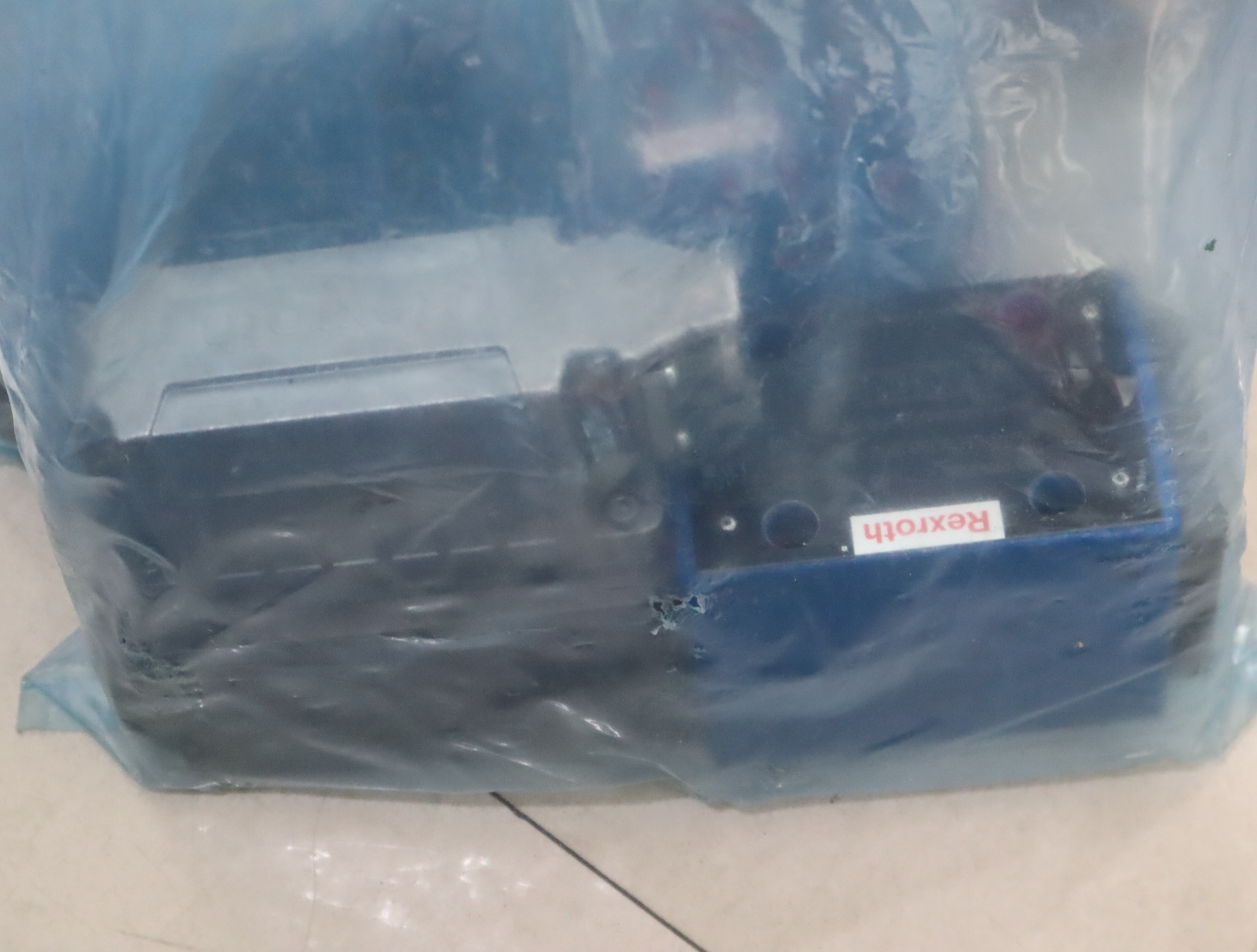 4WRPEH10C3B100L-30/M/24A1 R901493886 德国力士乐REXROTH比例阀