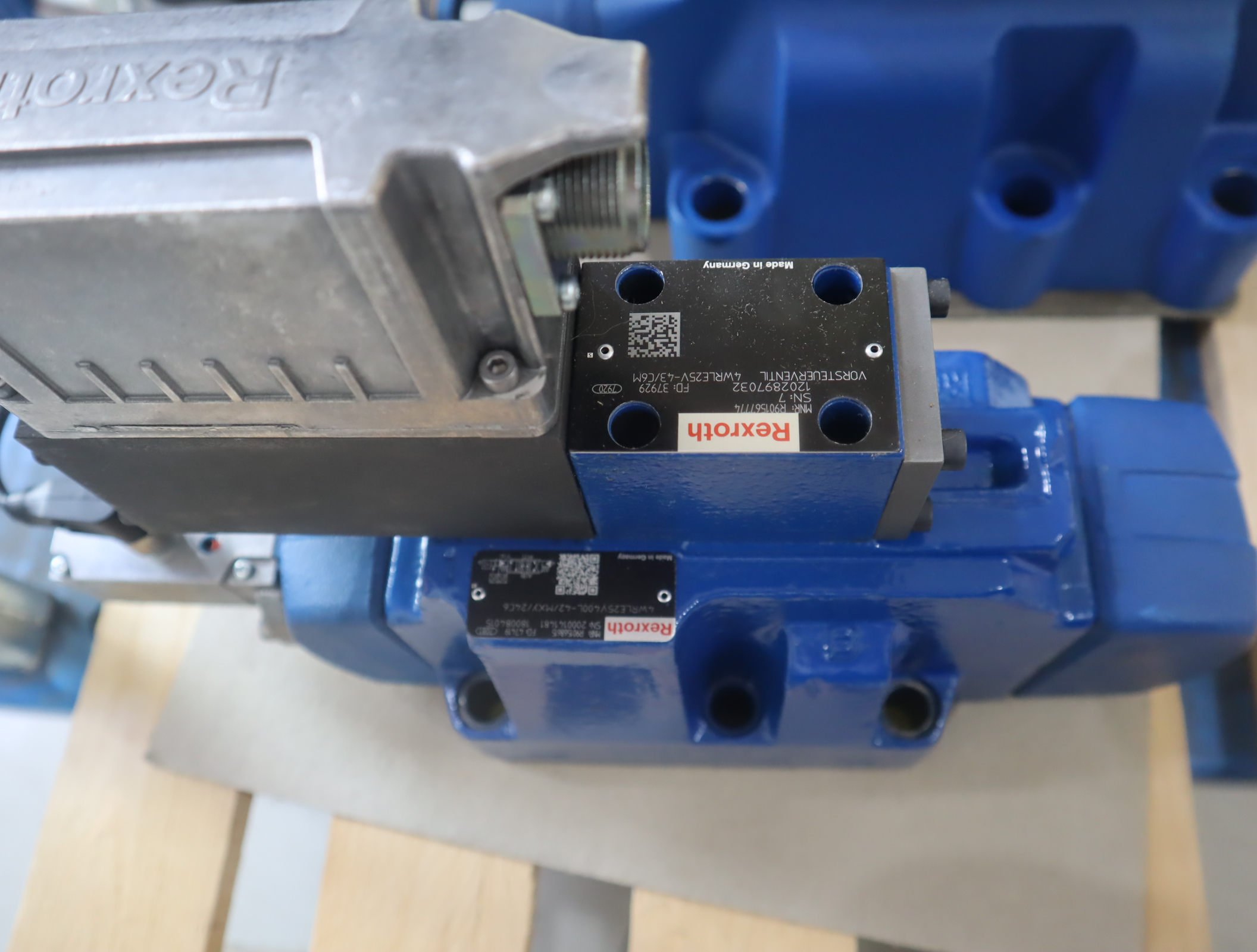 4WRLE25V400L-42/MXY/24C6 R901568615 德国力士乐REXROTH比例阀