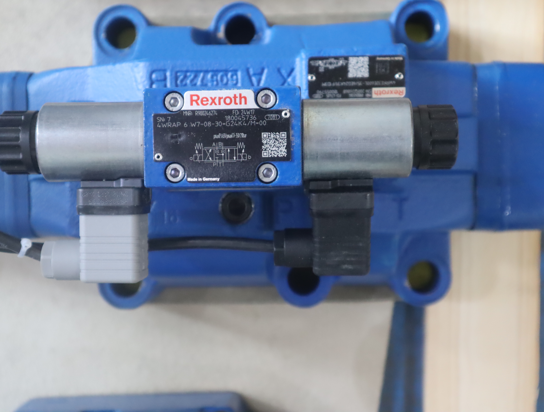 4WRKE32E600L-35/6EG24K31/F1D3M R900245364 力士乐REXROTH比例阀