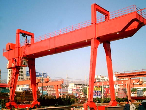 甘肃张掖120吨龙门吊吊具防摇技术革新历程