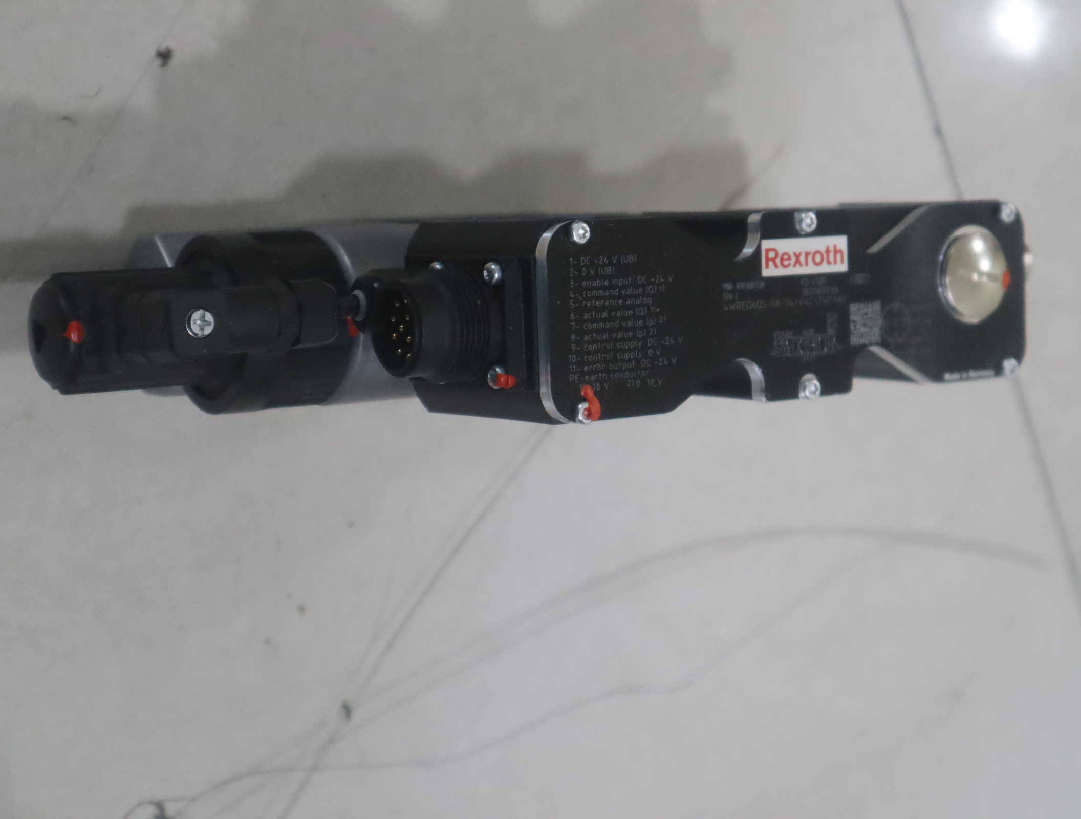 R901081738 4WREQ6Q5-08-24/V4C-24PA60 德国力士乐REXROTH比例阀 