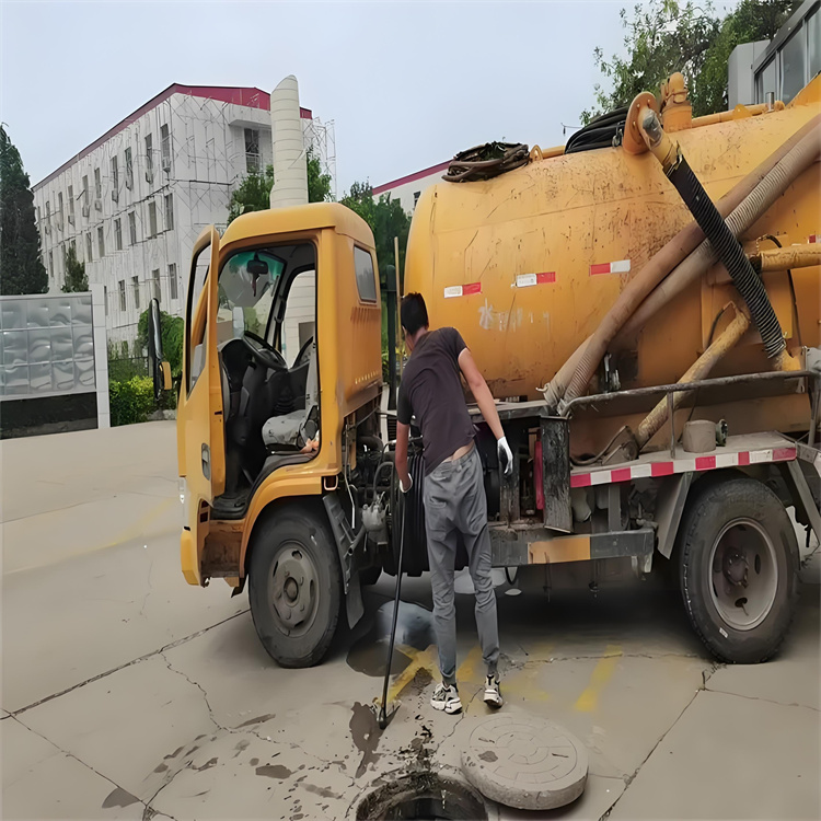 天塔小海地下瓦房  清掏隔油池工厂酒店工程承包  设备齐全