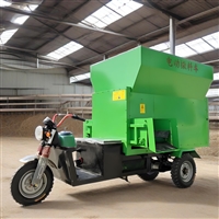 养牛场饲草抛料机   五征动力柴油运料机 全天饲喂草料抛草车