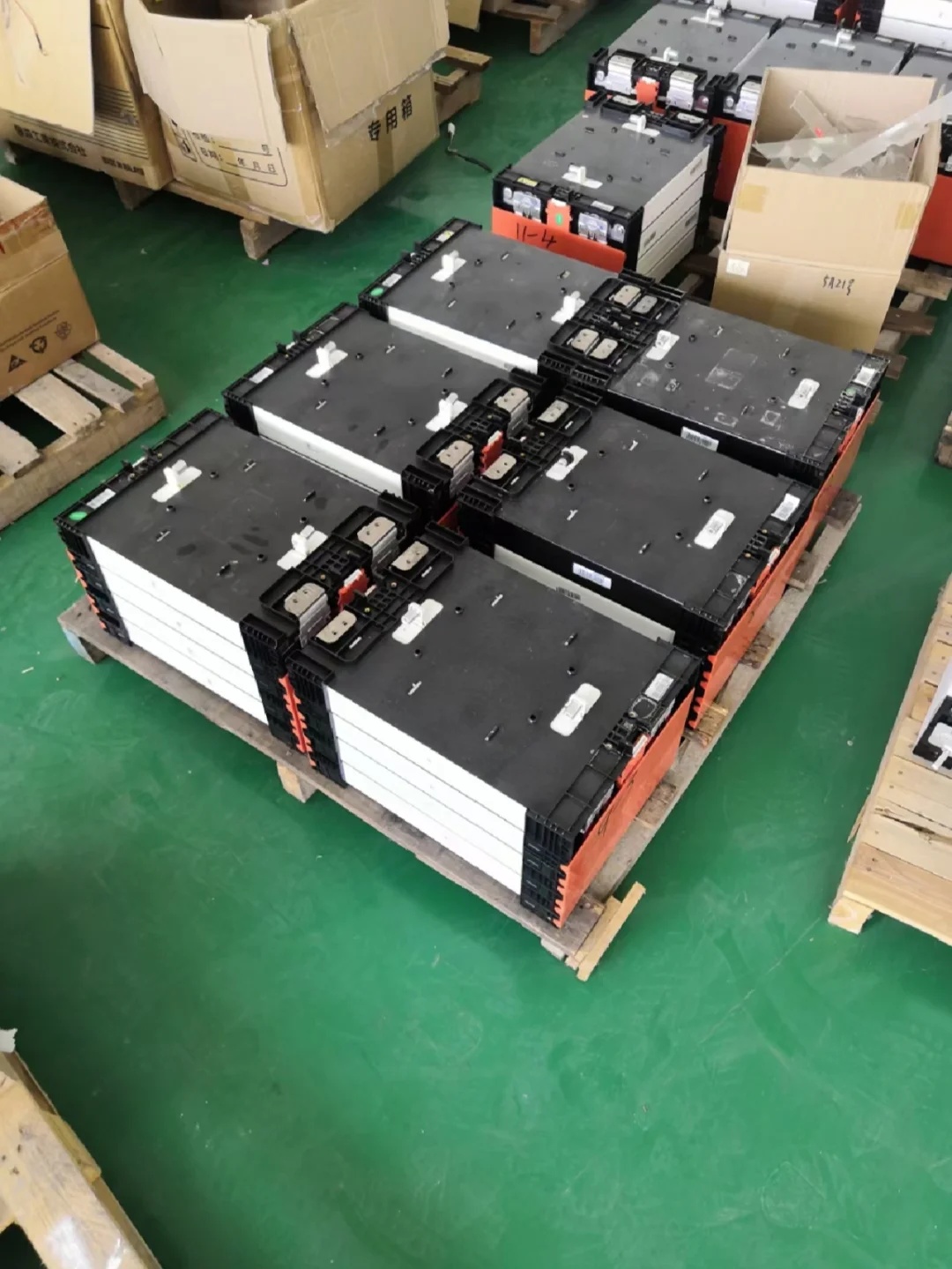 松 江 区 高价回收锂电池 品牌18650电池 整车底盘电池包 亿兴物资