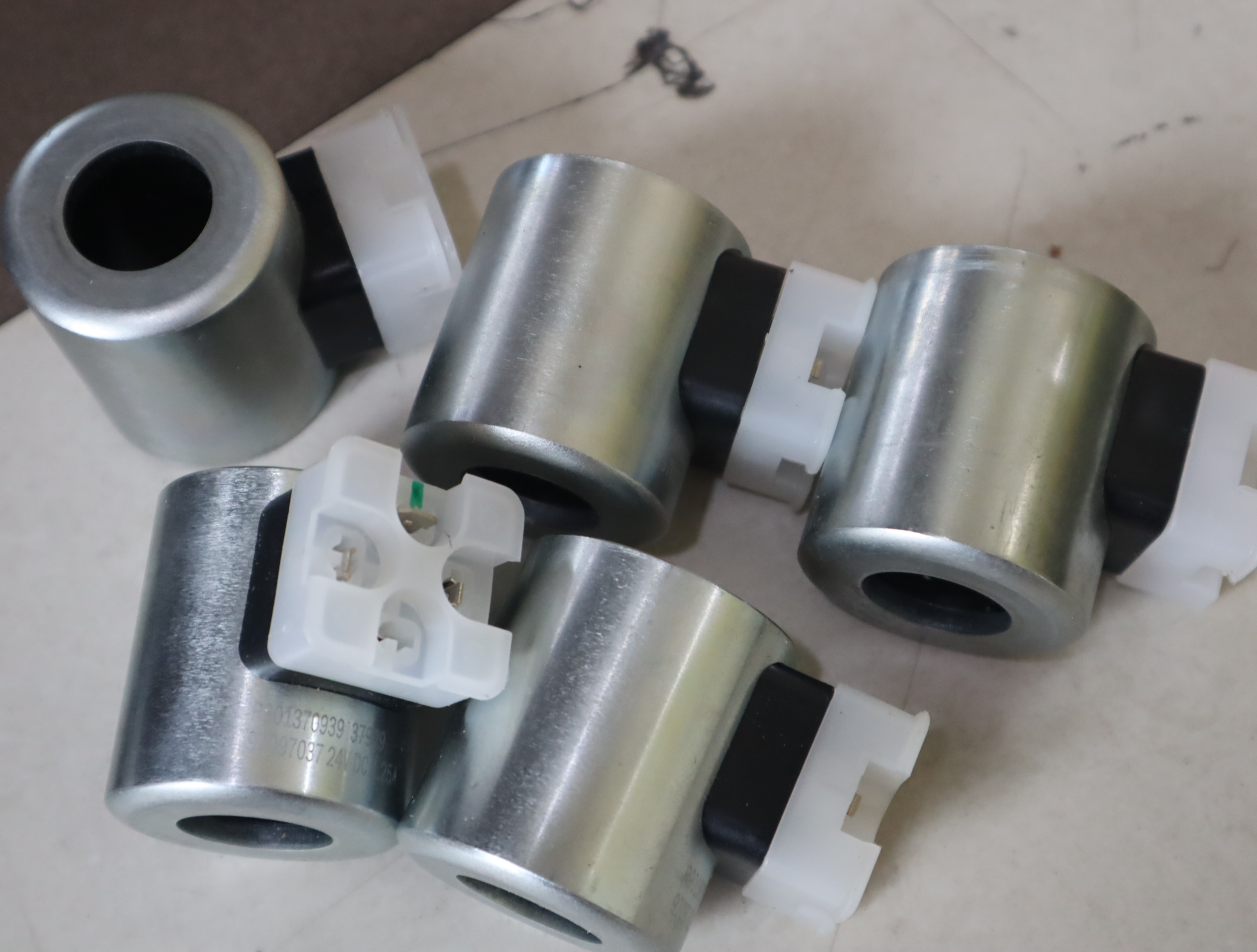 R901370939 24V DC 1.25A 德国力士乐REXROTH电磁阀6通经线圈