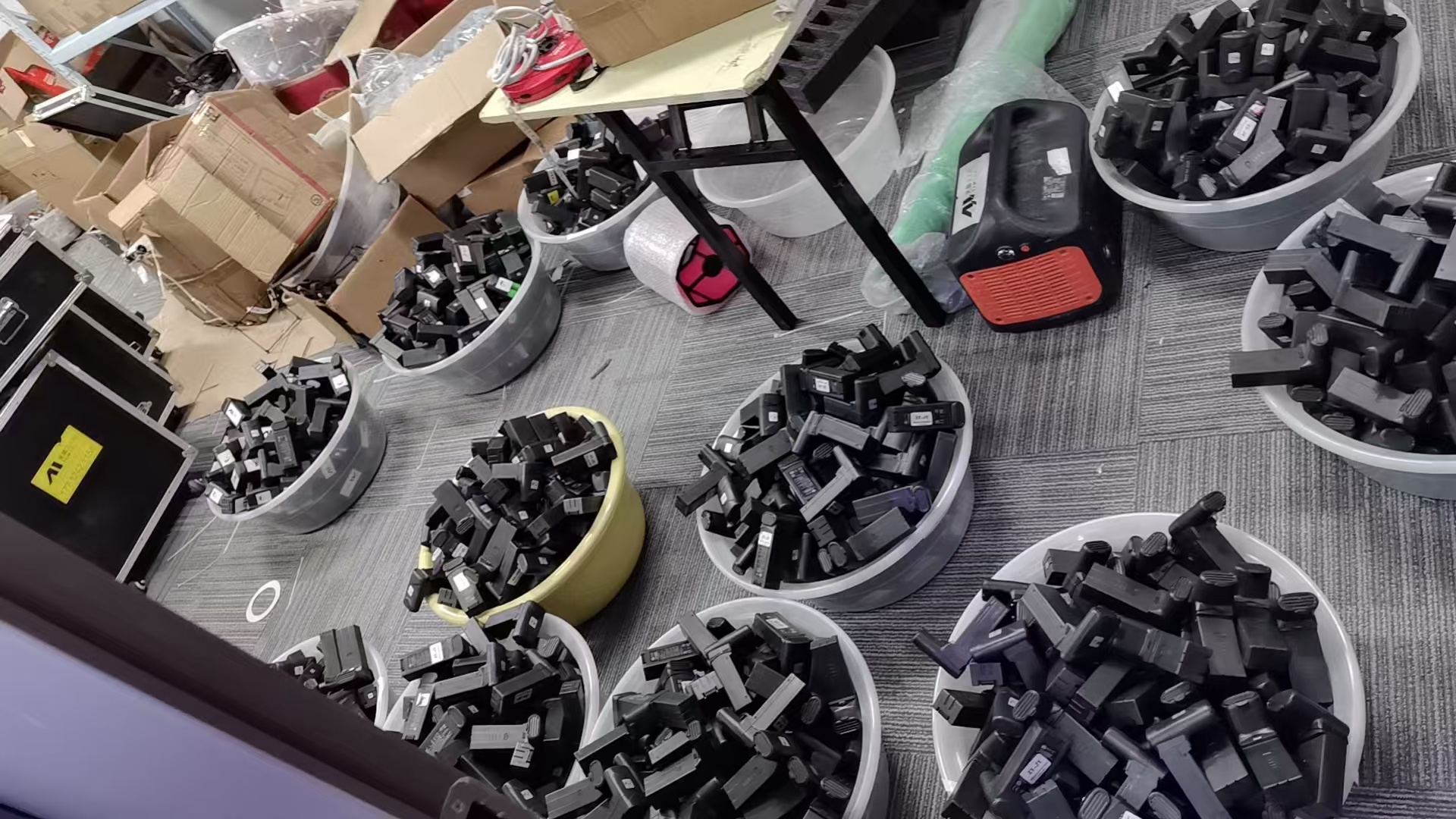 奉 贤 区 无人机电池回收 聚合物电池包 汽车底盘电池模组收购