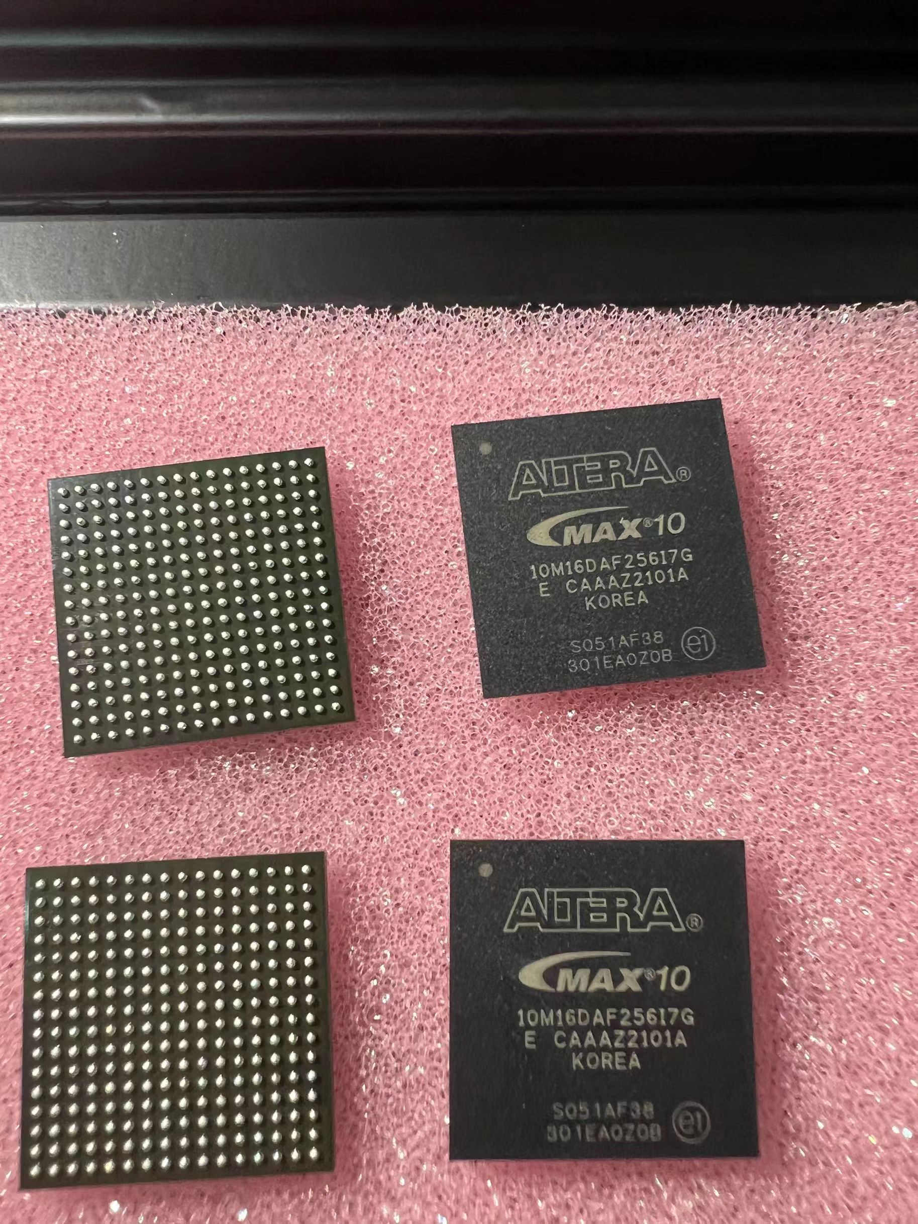 nRF52840-QIAA-R   NORDIC集成电路  射频收发器芯片