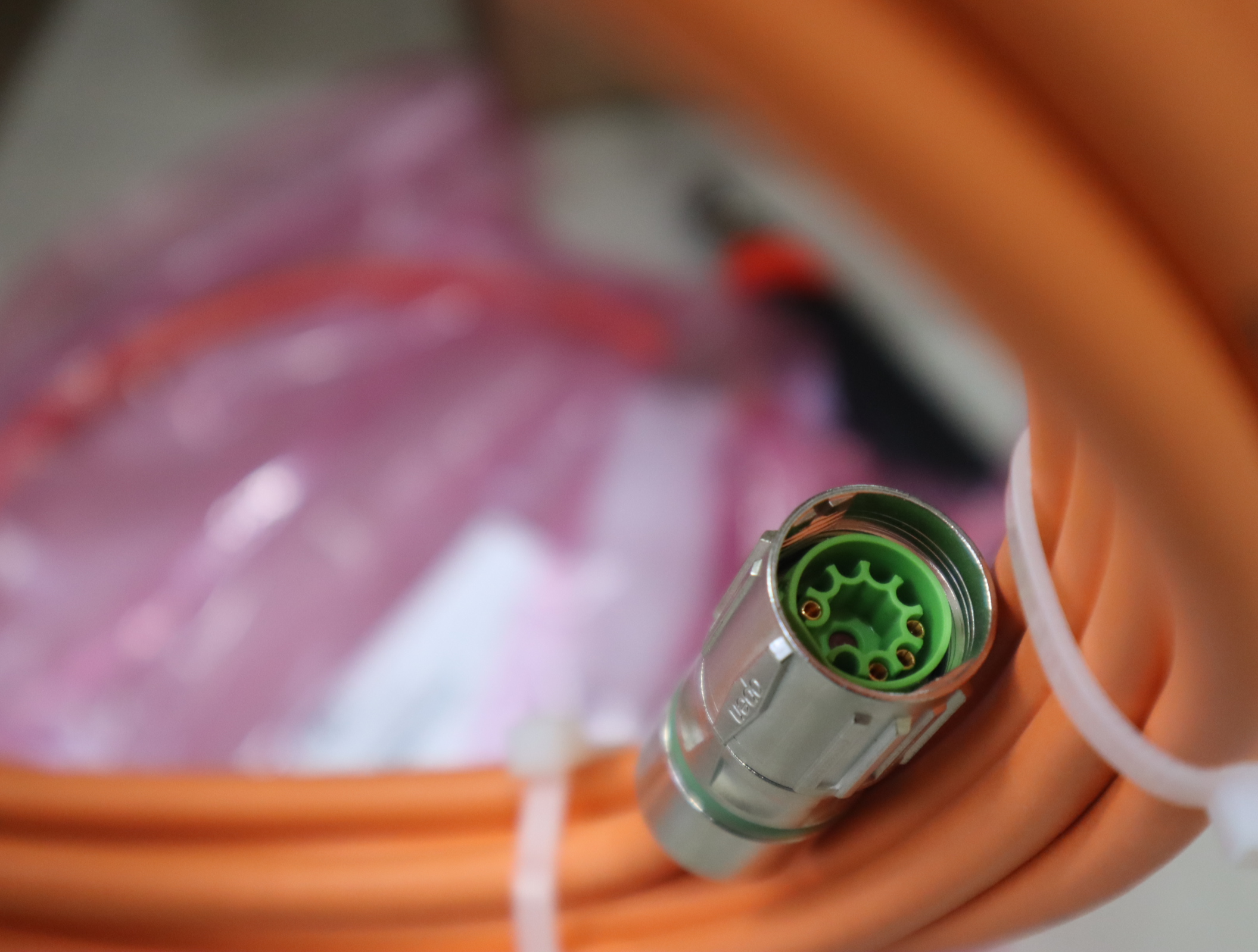 R911346063 SUP-E02-MSM-BATTERYBOX-NNNN 1,00m 力士乐电缆接头