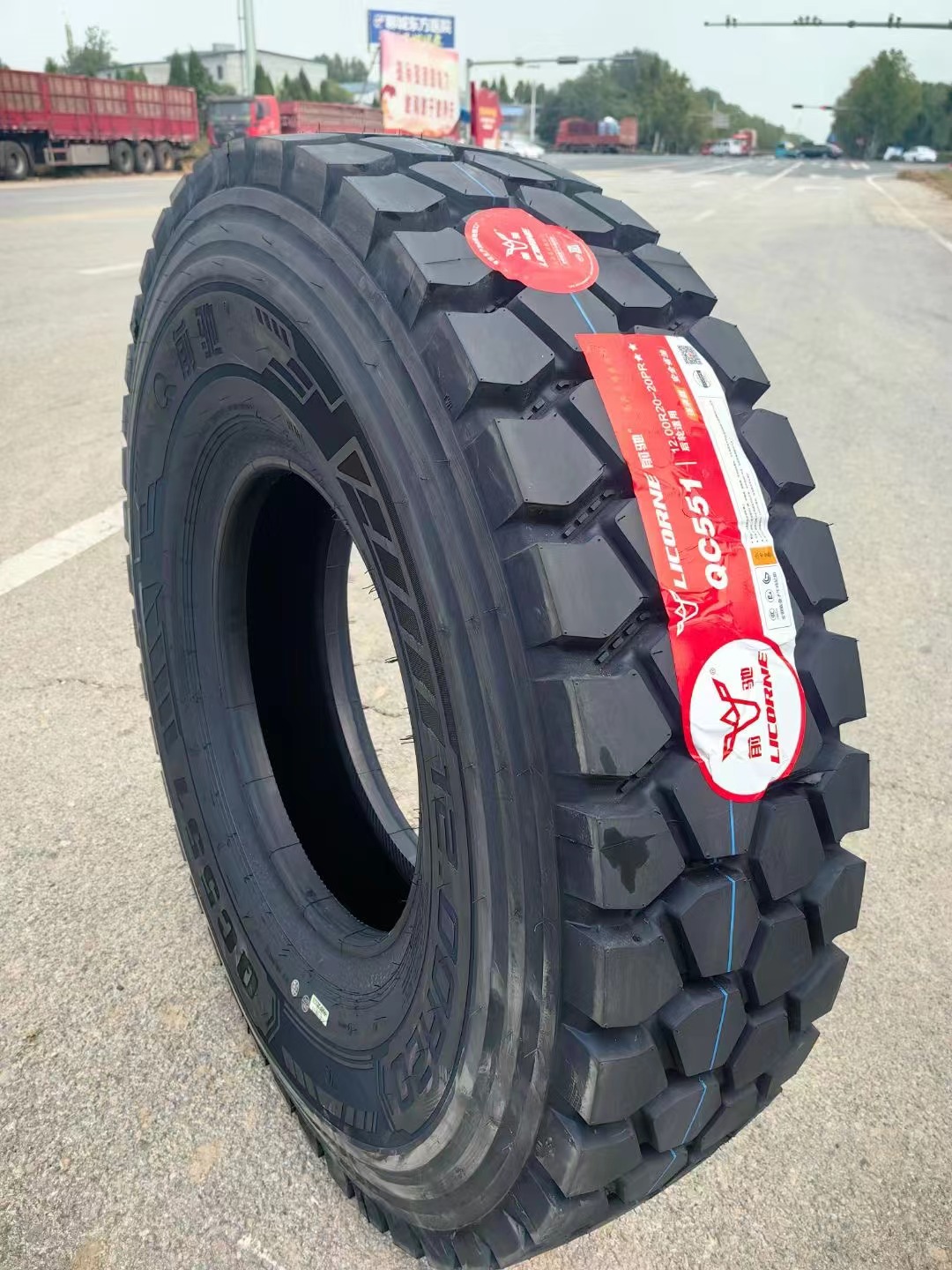 矿山轮胎1200R20花纹齐全 砂石路专用超级耐磨 抗载150吨不起肚