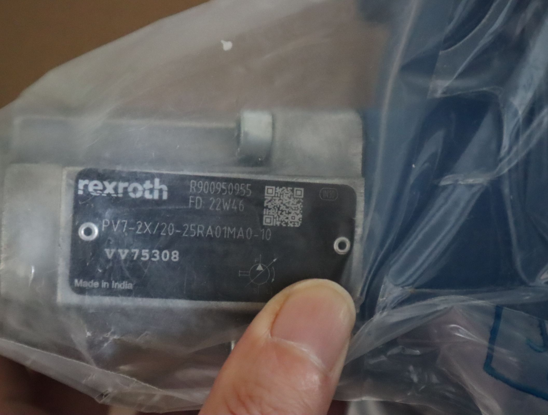 PV7-2X/20-25RA01MA0-10 R900950955 德国力士乐REXROTH叶片泵