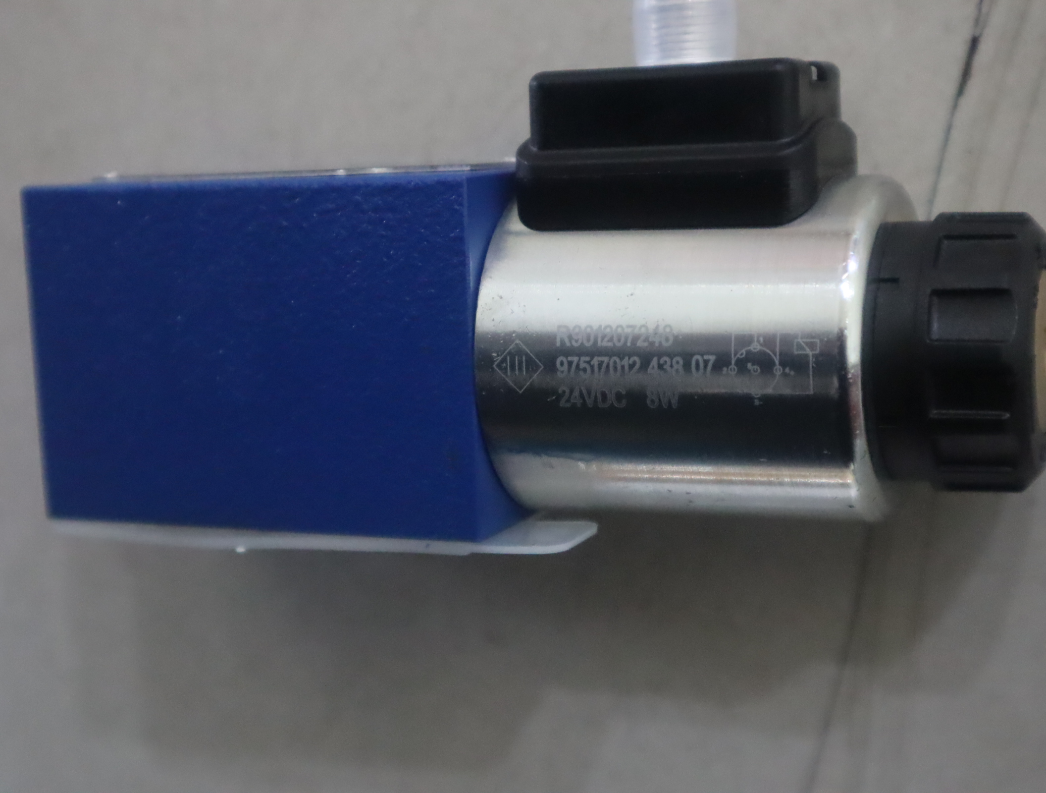 R901235380 4WE6D6X/EG24N9K72LSO407 力士乐REXROTH电磁阀