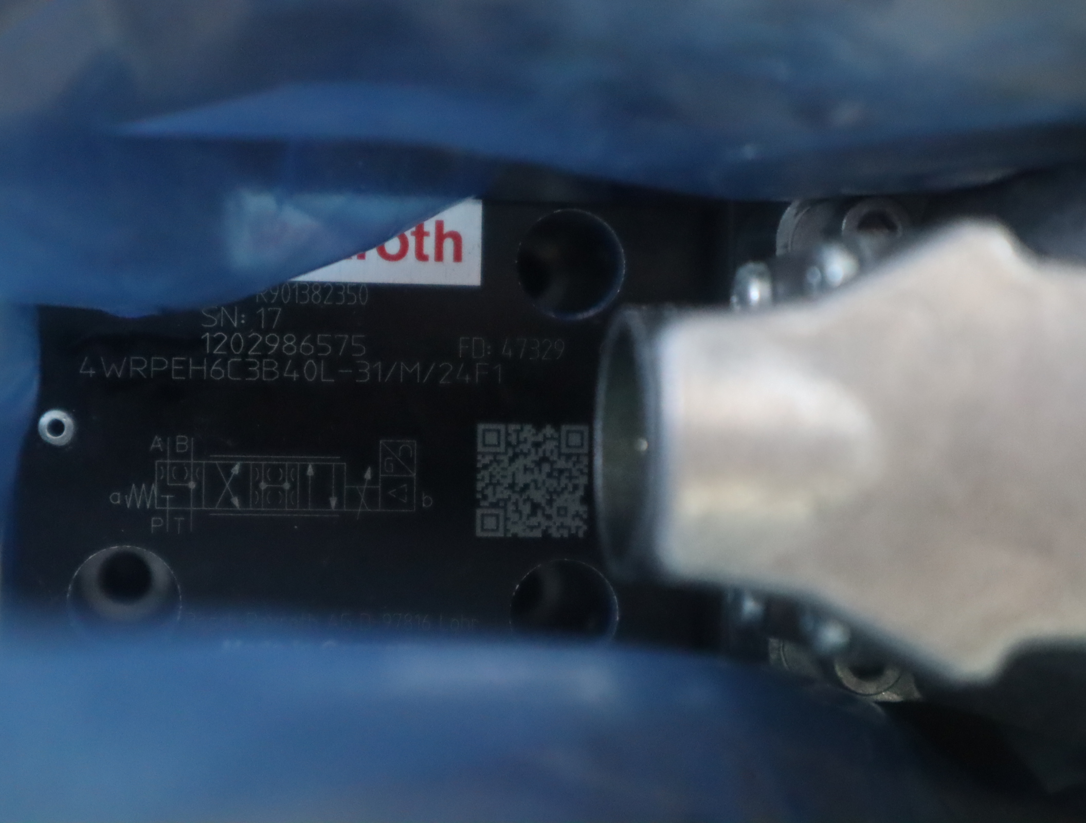 R901382350 4WRPEH6C3B40L-31/M/24F1 德国力士乐REXROTH伺服阀