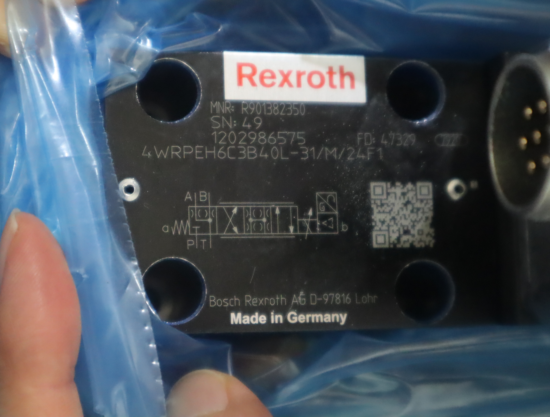 R901382350 4WRPEH6C3B40L-30/M/24F1 德国力士乐REXROTH伺服阀