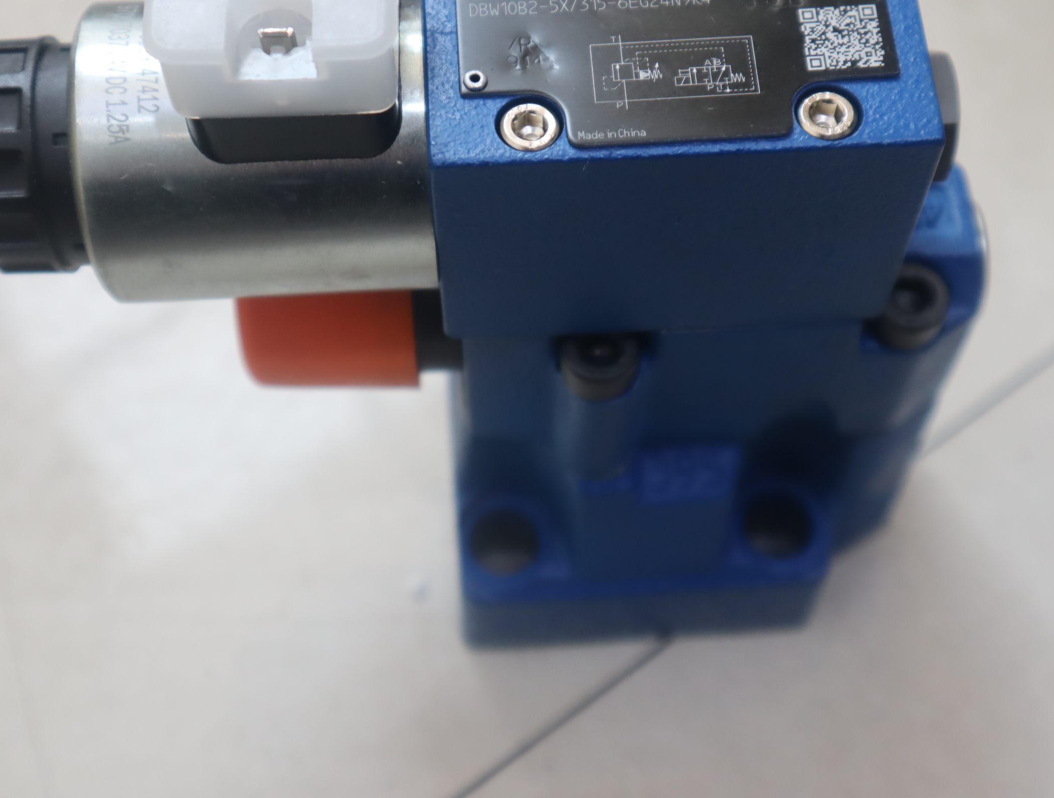 R900906285 DBW10B2-5X/315-6EG24N9K4 力士乐REXROTH