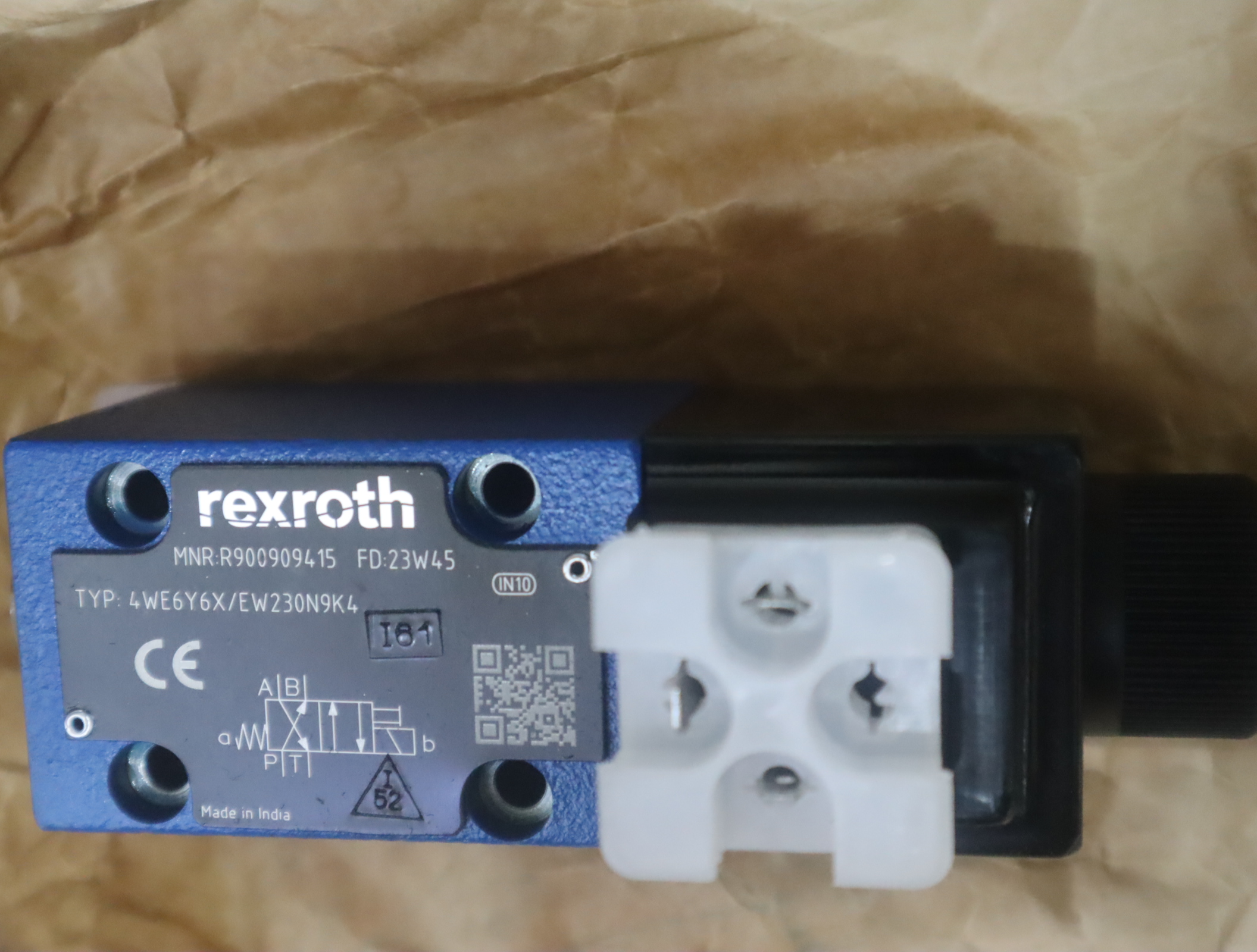 R900909415 4WE6Y6X/EW230N9K4 德国力士乐REXROTH电磁阀