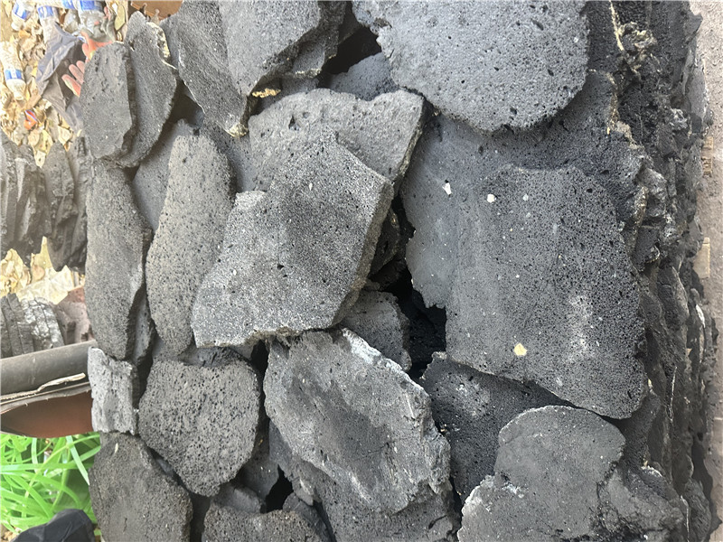 床头背景 黑色火山岩碎拼石 黑石英文化石墙砖 洞石大理石