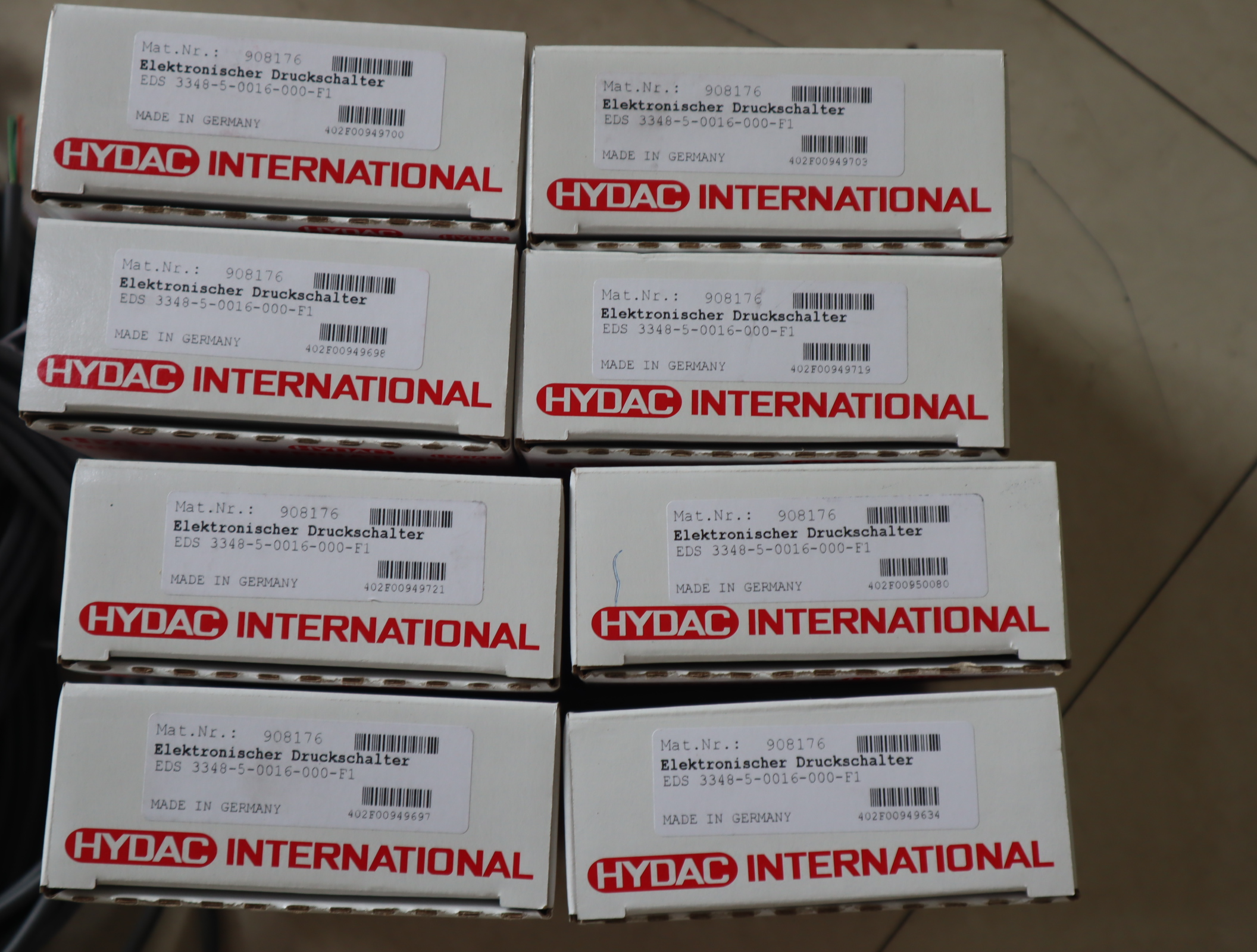 EDS3348-5-0016-000-F1 908176 贺德克HYDAC压力温度传感器