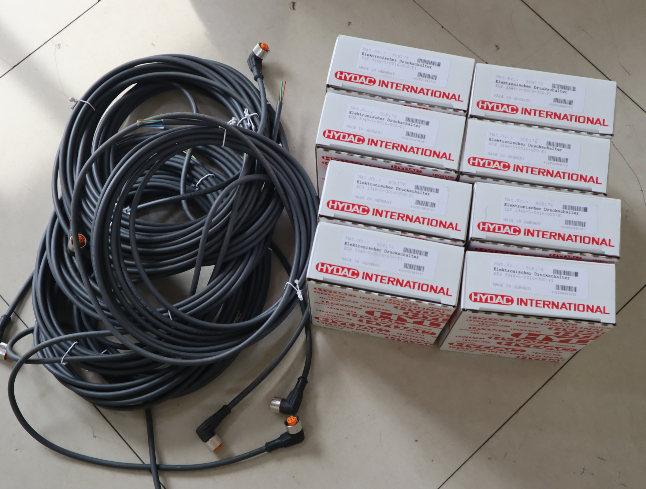 EDS3348-5-0016-000-F1 908176 贺德克HYDAC压力温度传感器