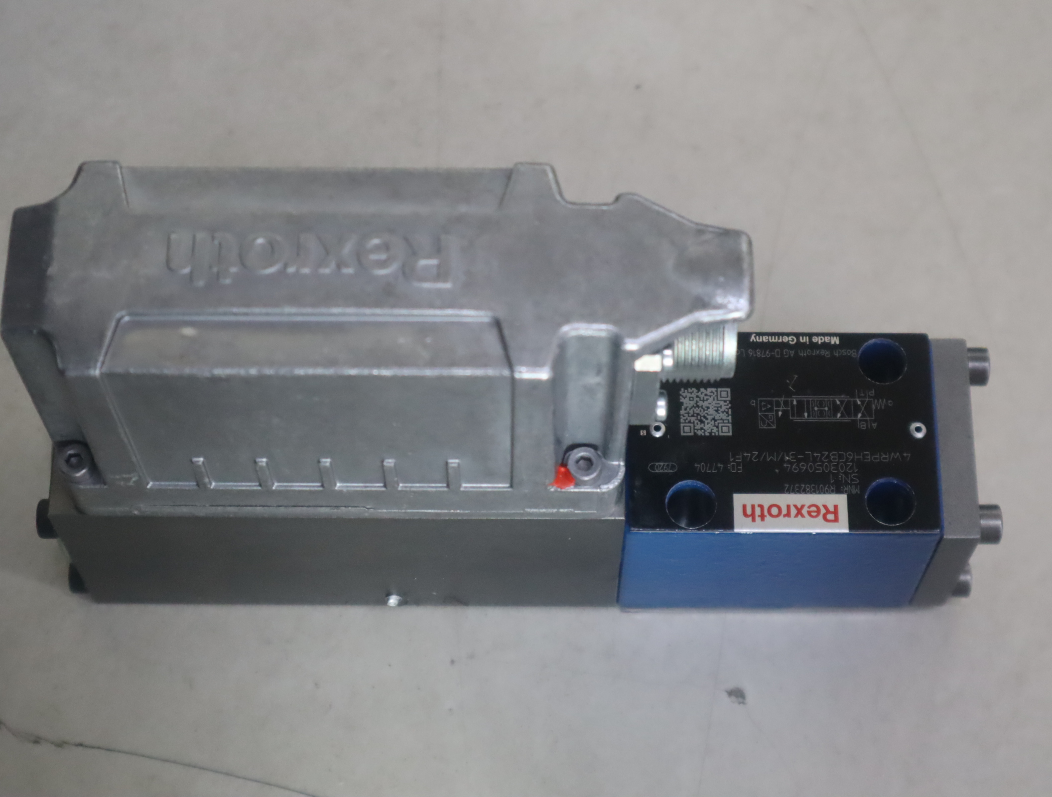 R901382372 4WRPEH6CB24L-31/M/24F1 德国Rexroth力士乐伺服阀