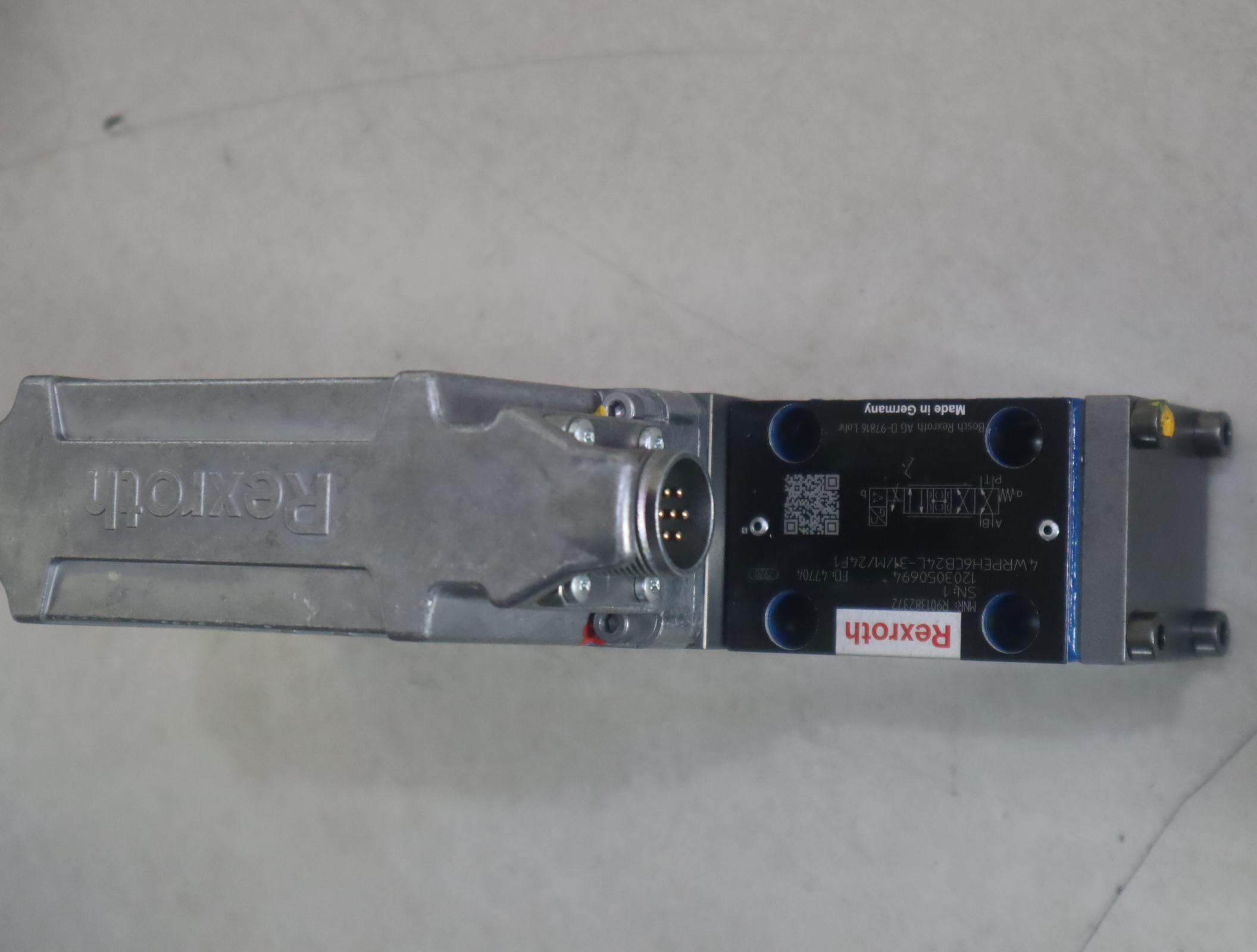 R901382372 4WRPEH6CB24L-31/M/24F1 德国Rexroth力士乐伺服阀