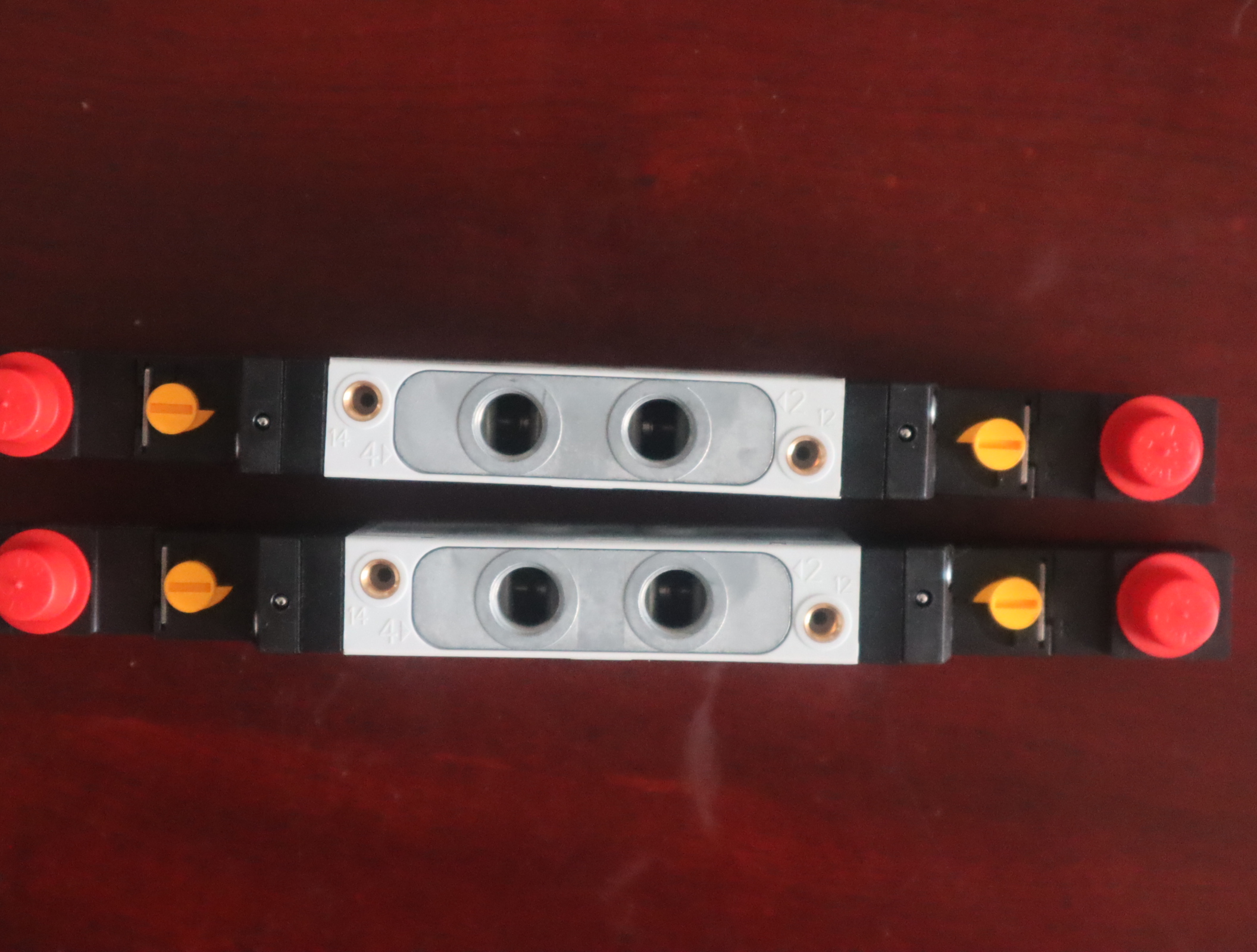 AVENTICS安沃驰气动元件 R422102002 R422002356 气动阀