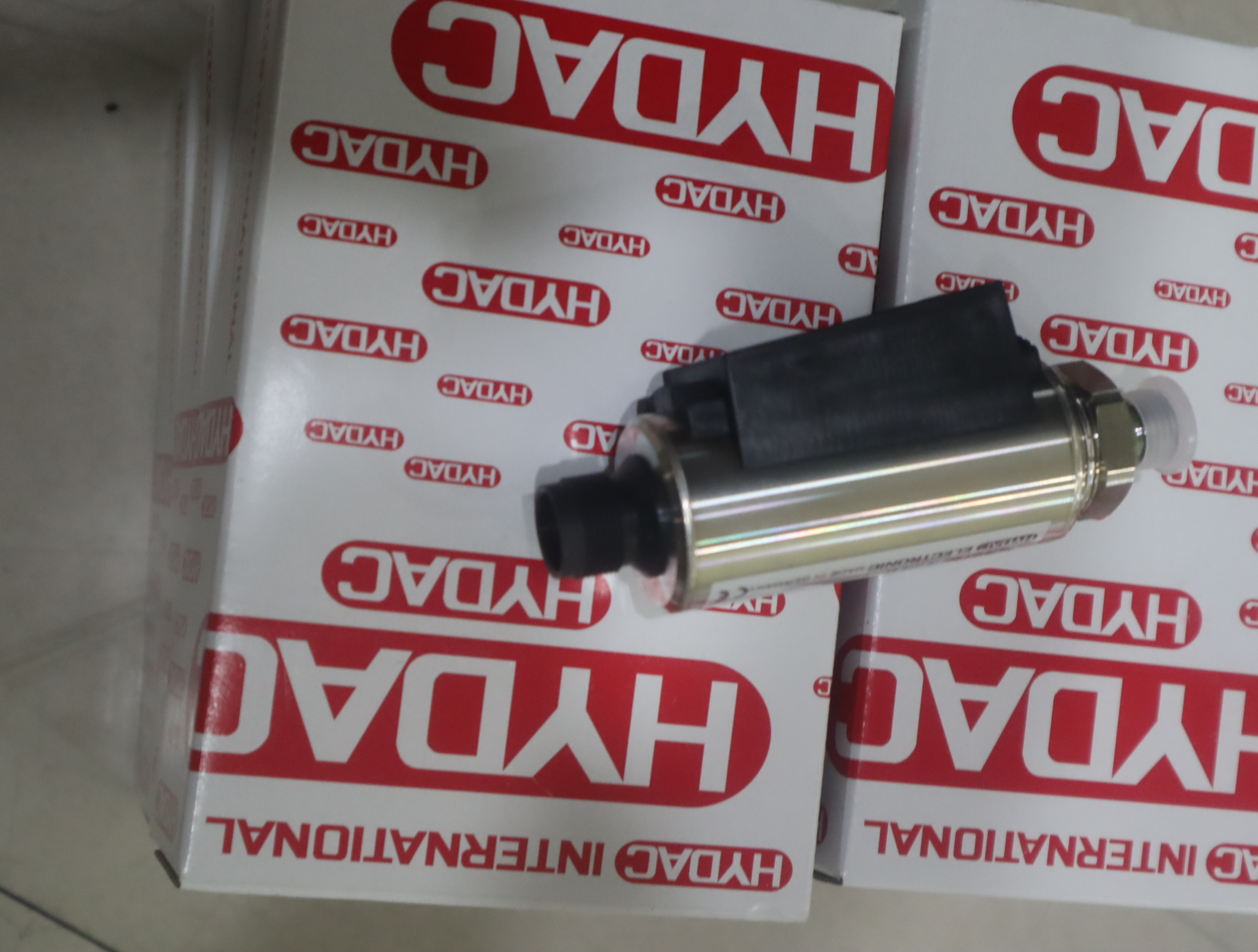 EDS344-2-016-000 906274 德国贺德克HYDAC压力温度传感器