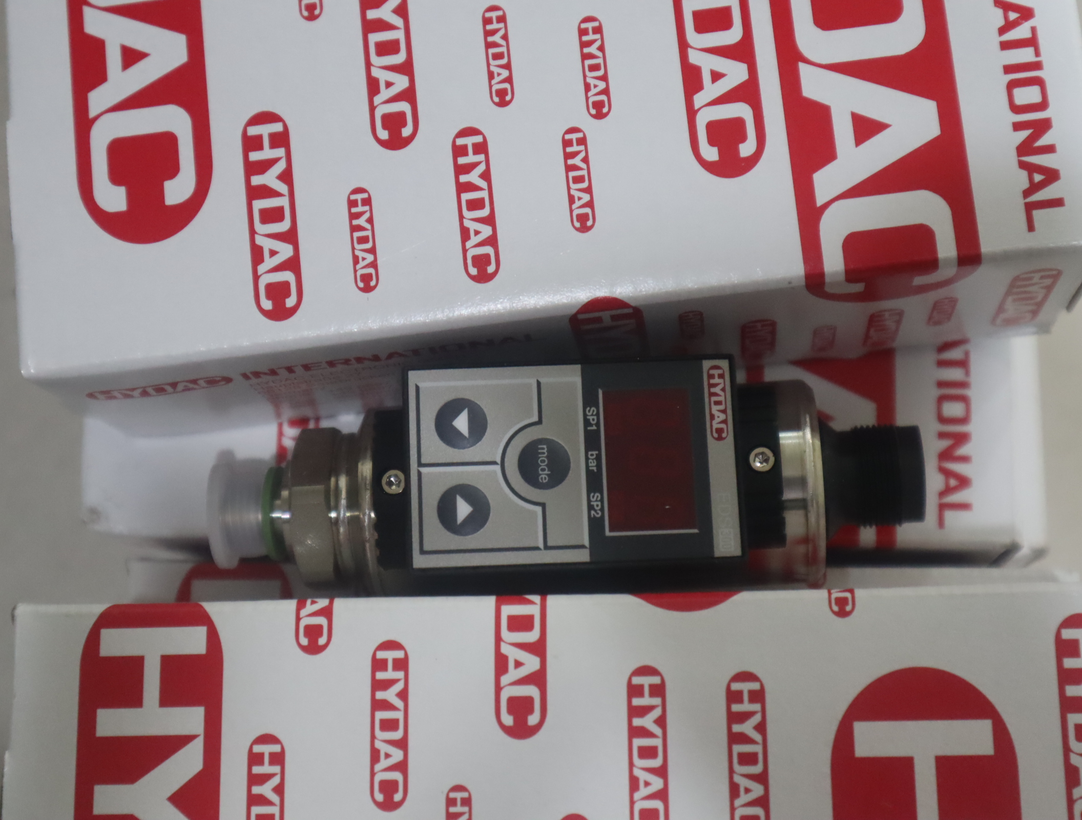 EDS344-2-016-000 906274 德国贺德克HYDAC压力温度传感器