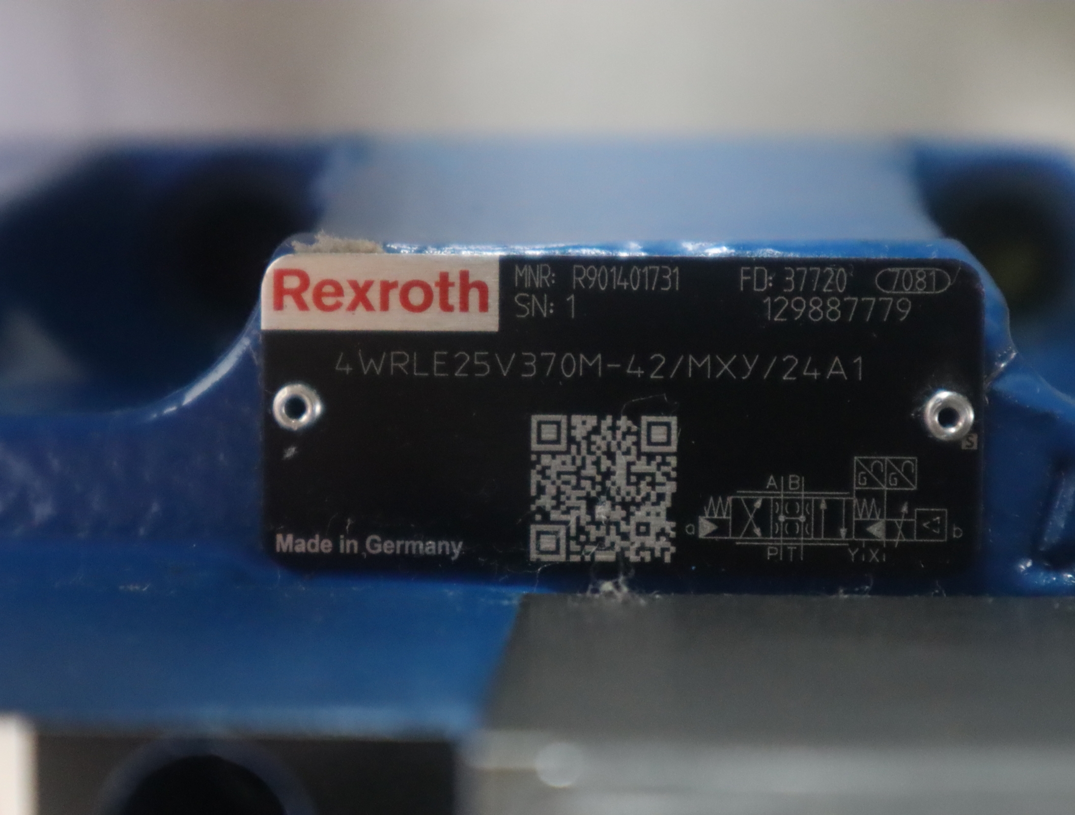 R901401731 4WRLE25V370M-42/MXY/24A1 力士乐REXROTH比例阀