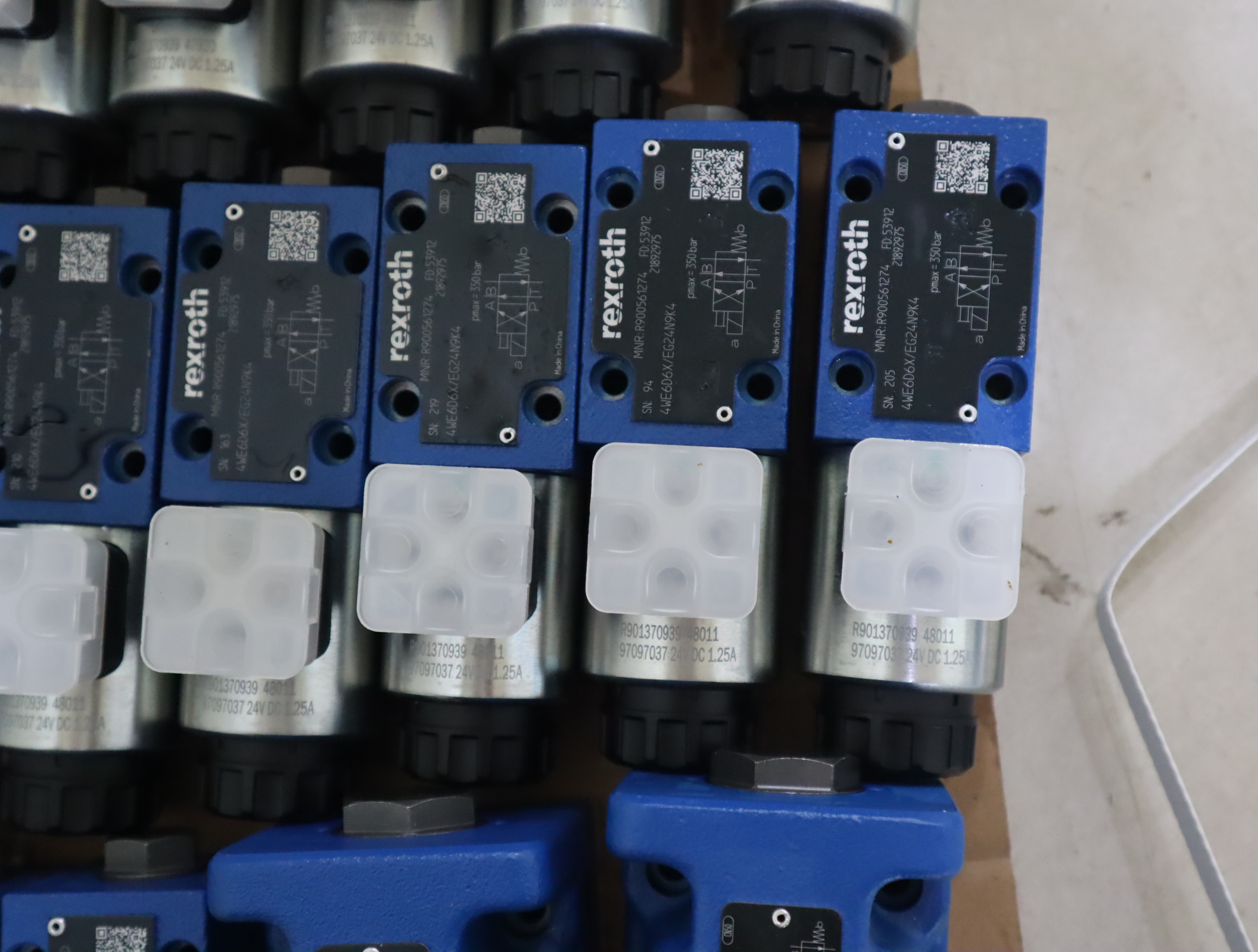 R900561286 4WE6H6X/EG24N9K4 力士乐REXROTH电磁阀