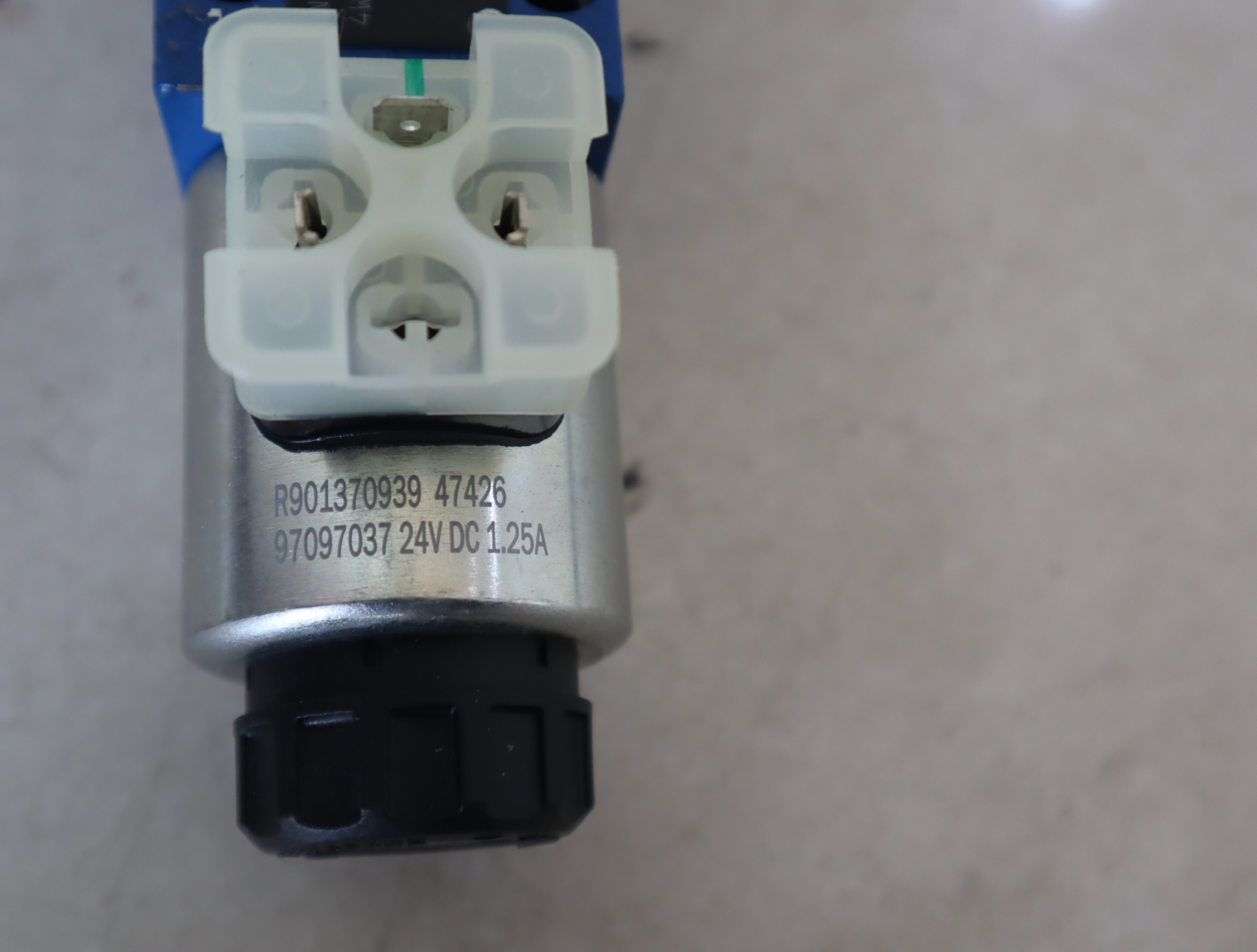 R900574632 4WE6D6X/EG24K4QMBG24 德国力士乐REXROTH电磁阀