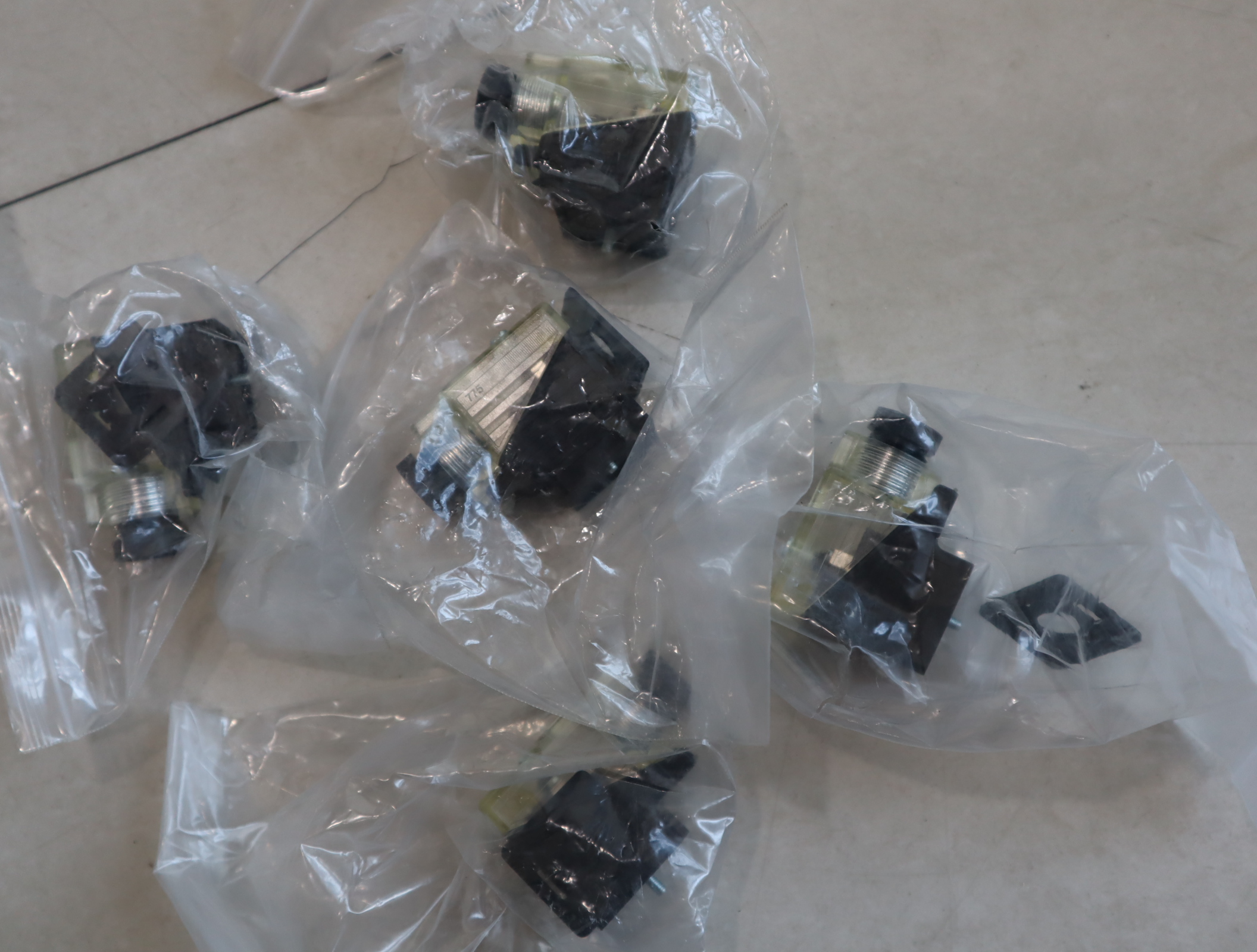 R901017022 3P Z5L M 12-240V SPEZ 力士乐REXROTH带灯插头