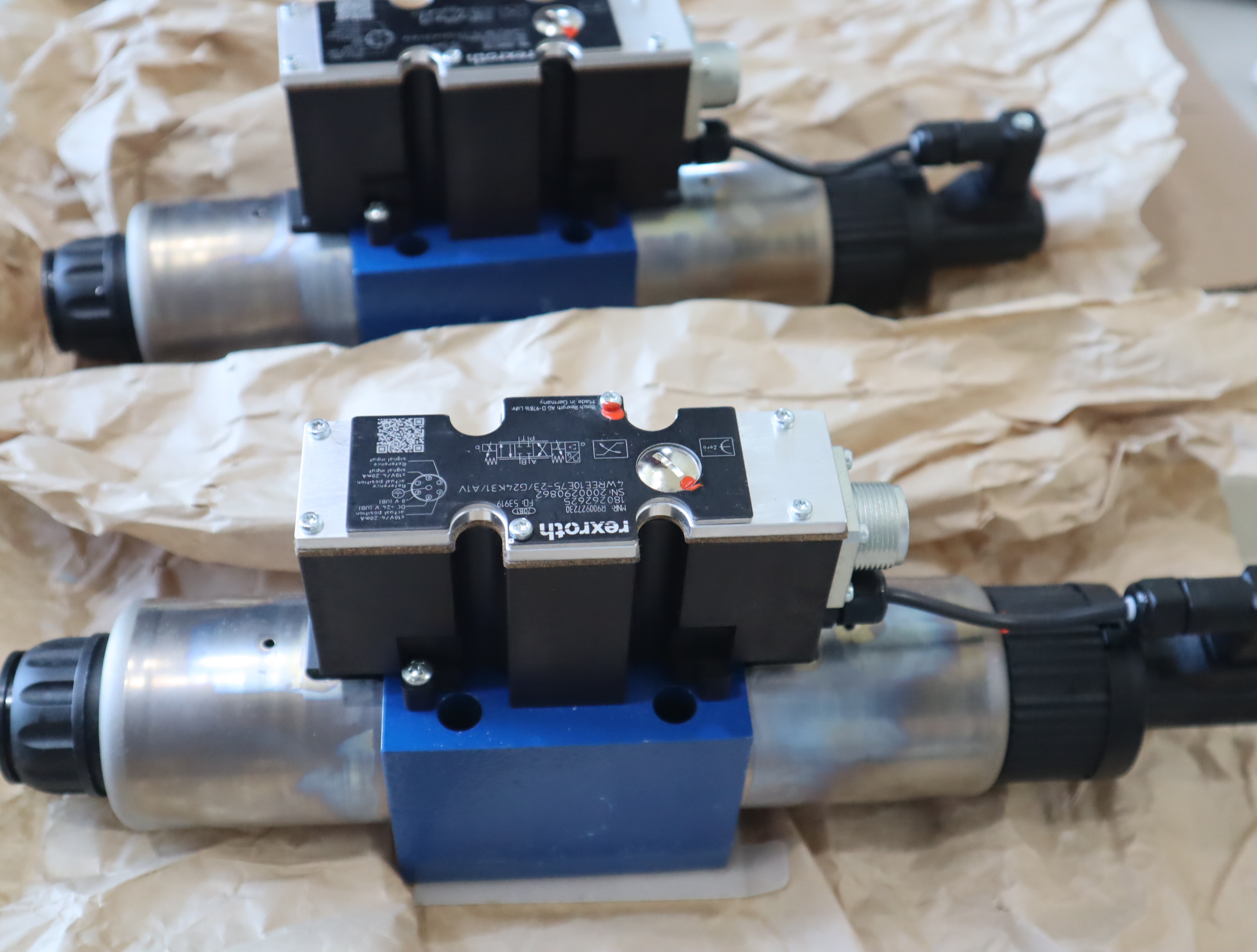 R900927230 4WREE10E75-23/G24K31/A1V 力士乐REXROTH阀