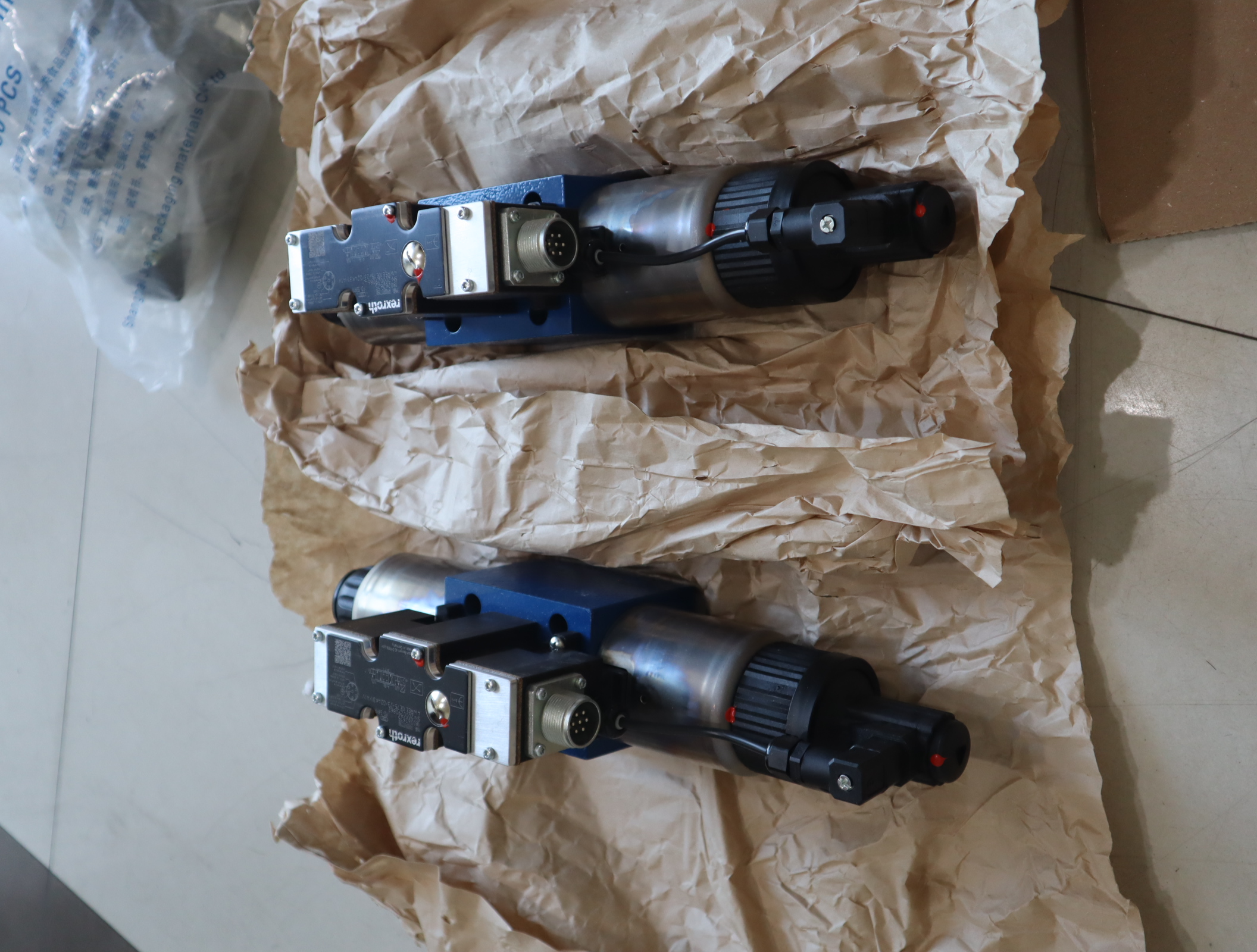 R900927230 4WREE10E75-23/G24K31/A1V 力士乐REXROTH阀