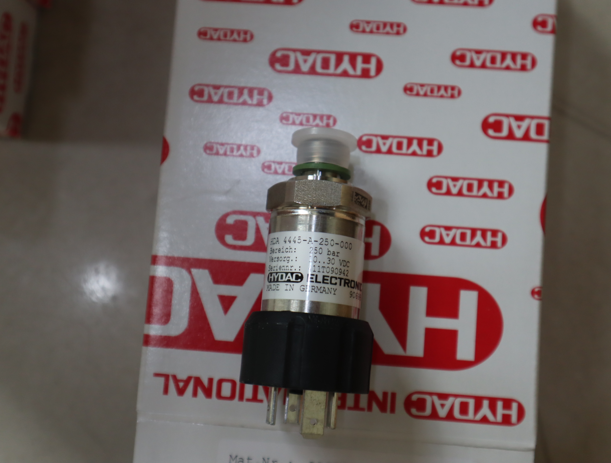 HDA 4445-A-250-000 906995 贺德克HYDAC压力温度传感器