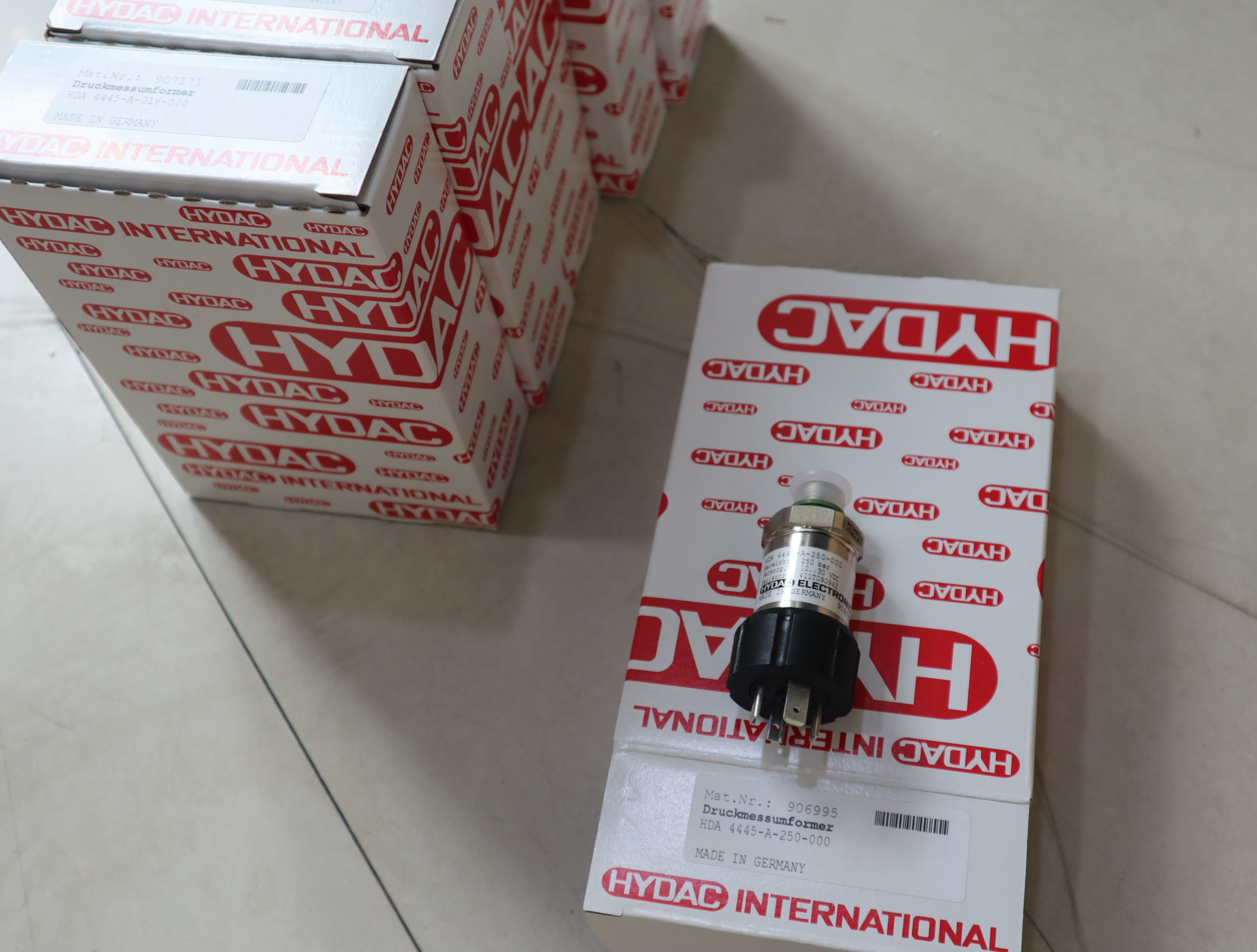 HDA 4445-A-250-000 906995 贺德克HYDAC压力温度传感器