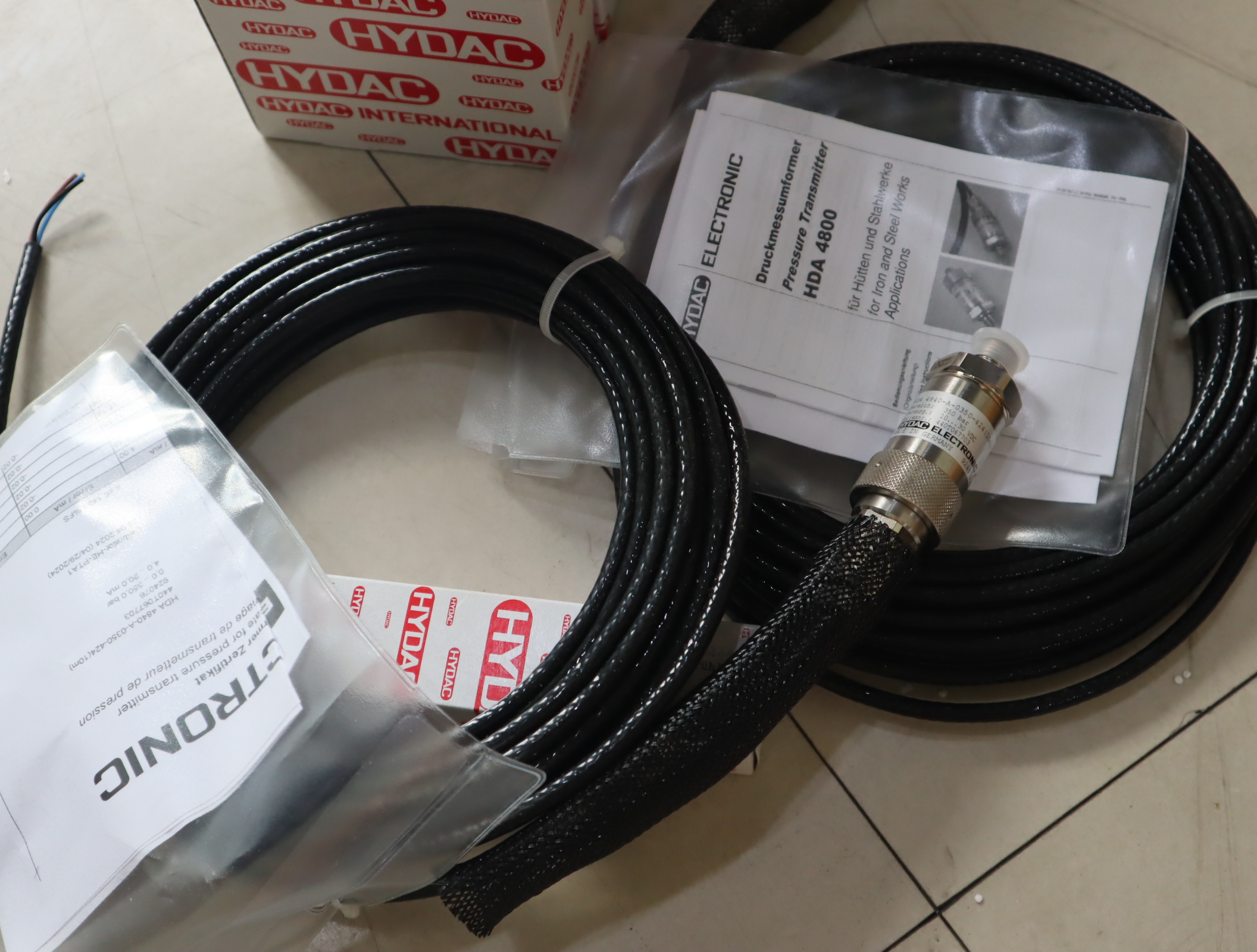 HDA 4840-A-0350-42410m 924076 贺德克HYDAC压力温度传感器