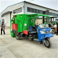 肉牛三轮电动喂料车 车载式饲料投料车 养殖场青储饲喂车
