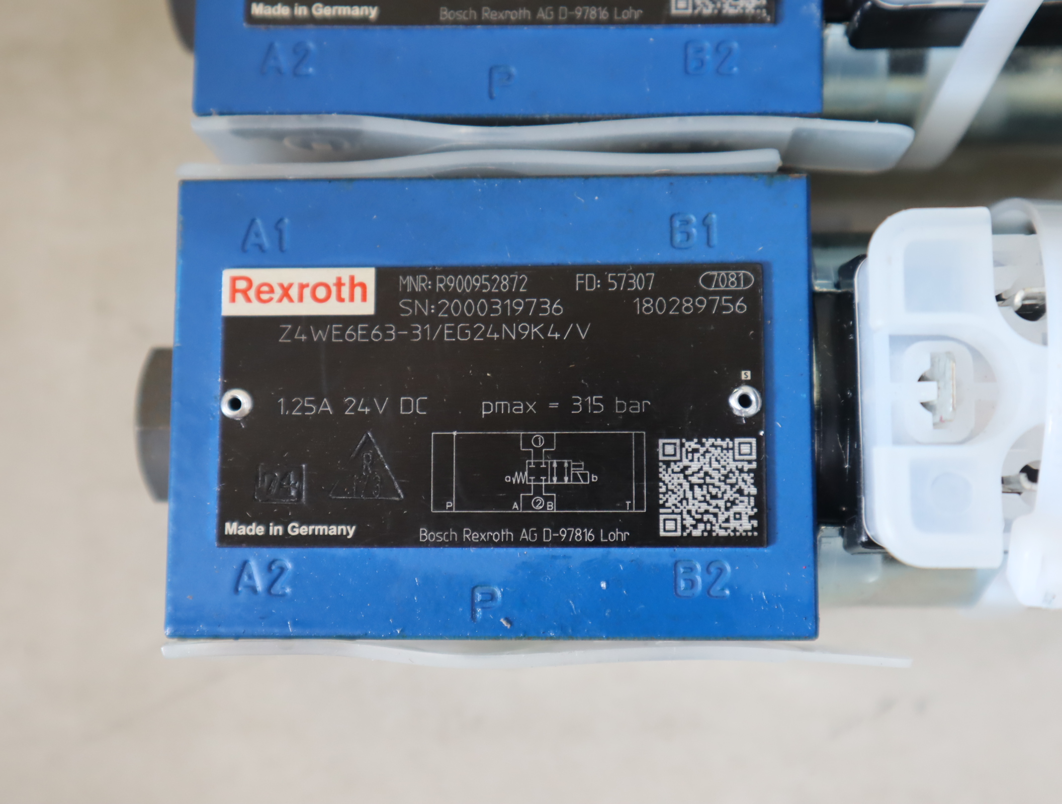 R900952872 Z4WE6E63-31/EG24N9K4/V 德国力士乐REXROTH电磁阀