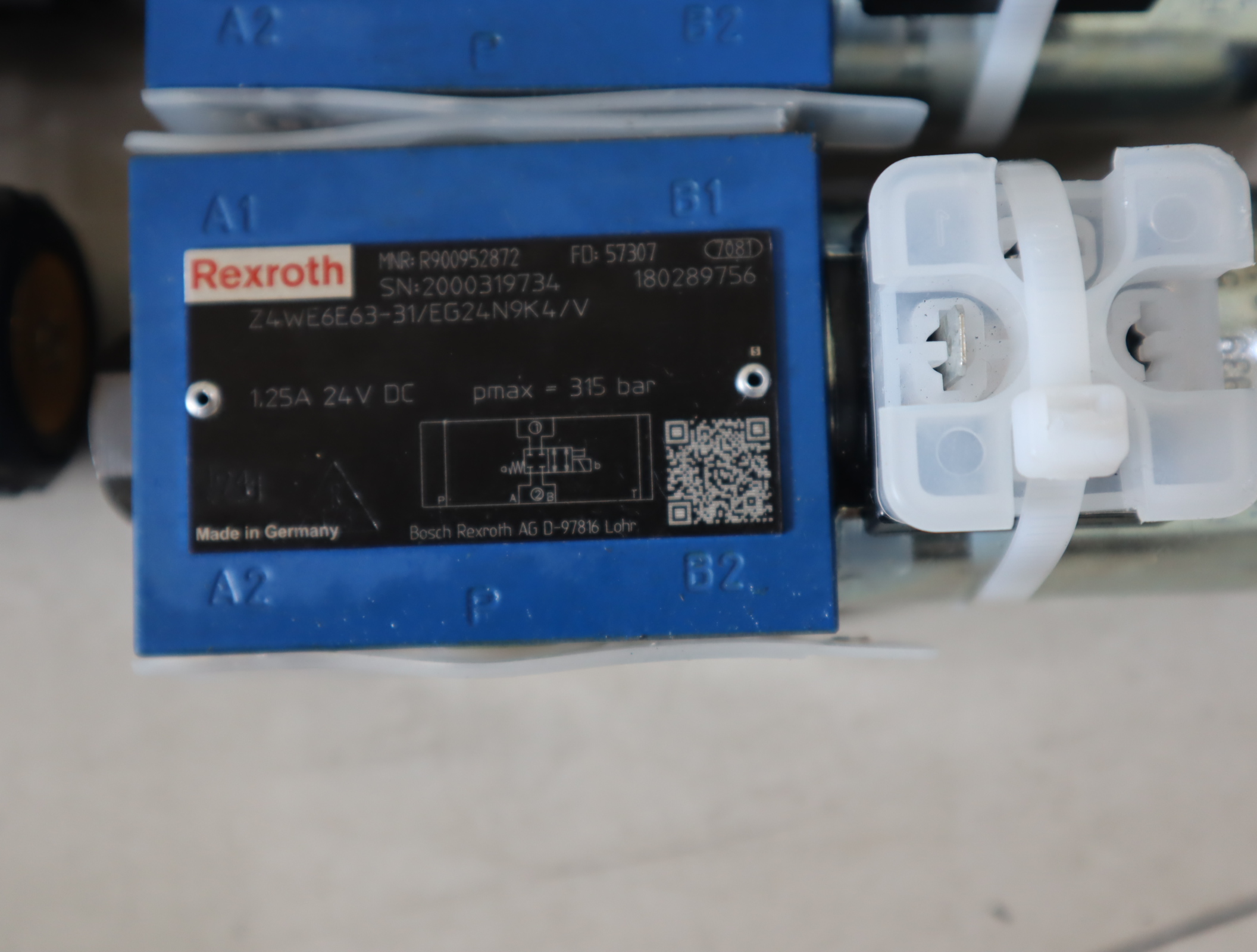 R900952872 Z4WE6E63-31/EG24N9K4/V 德国力士乐REXROTH电磁阀