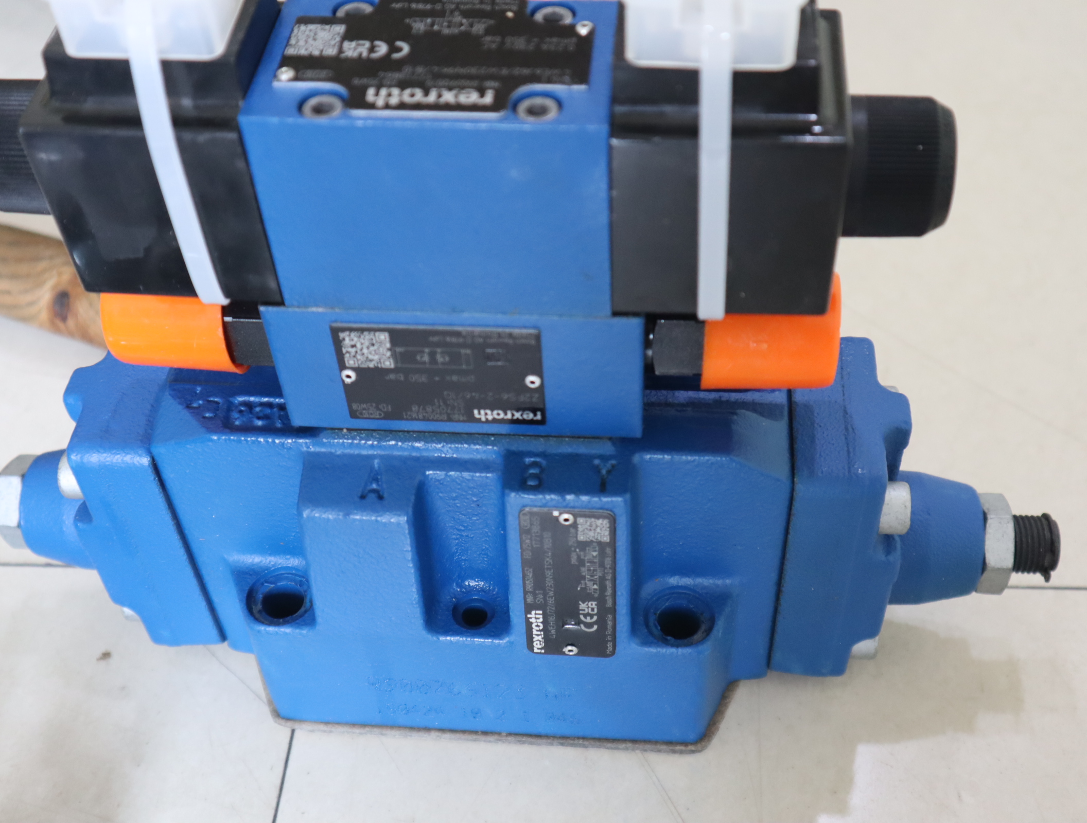 R900912079 4WE6J62/EW230N9K4/B10 德国力士乐REXROTH电磁阀